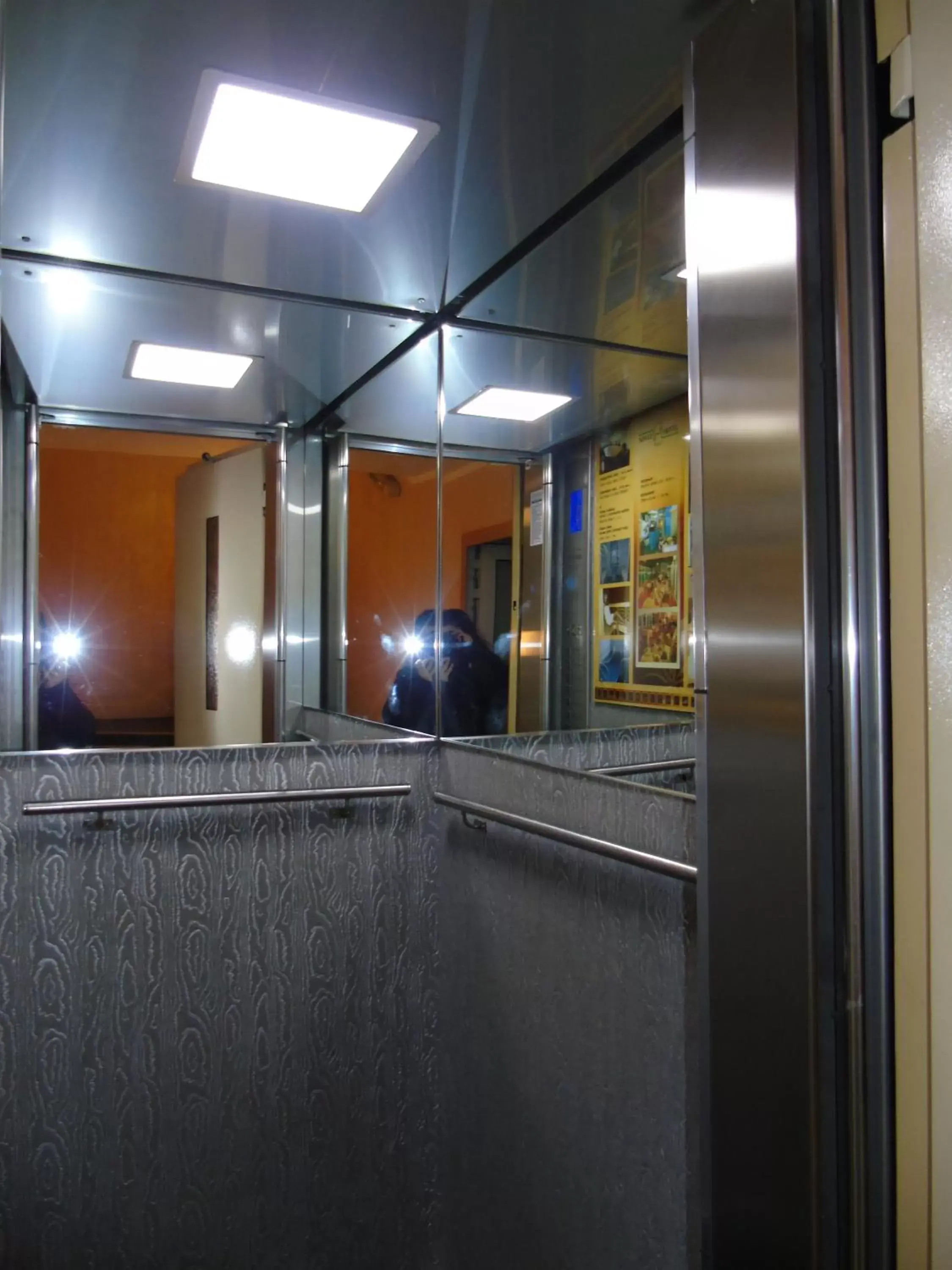 elevator in Noviz Hotel