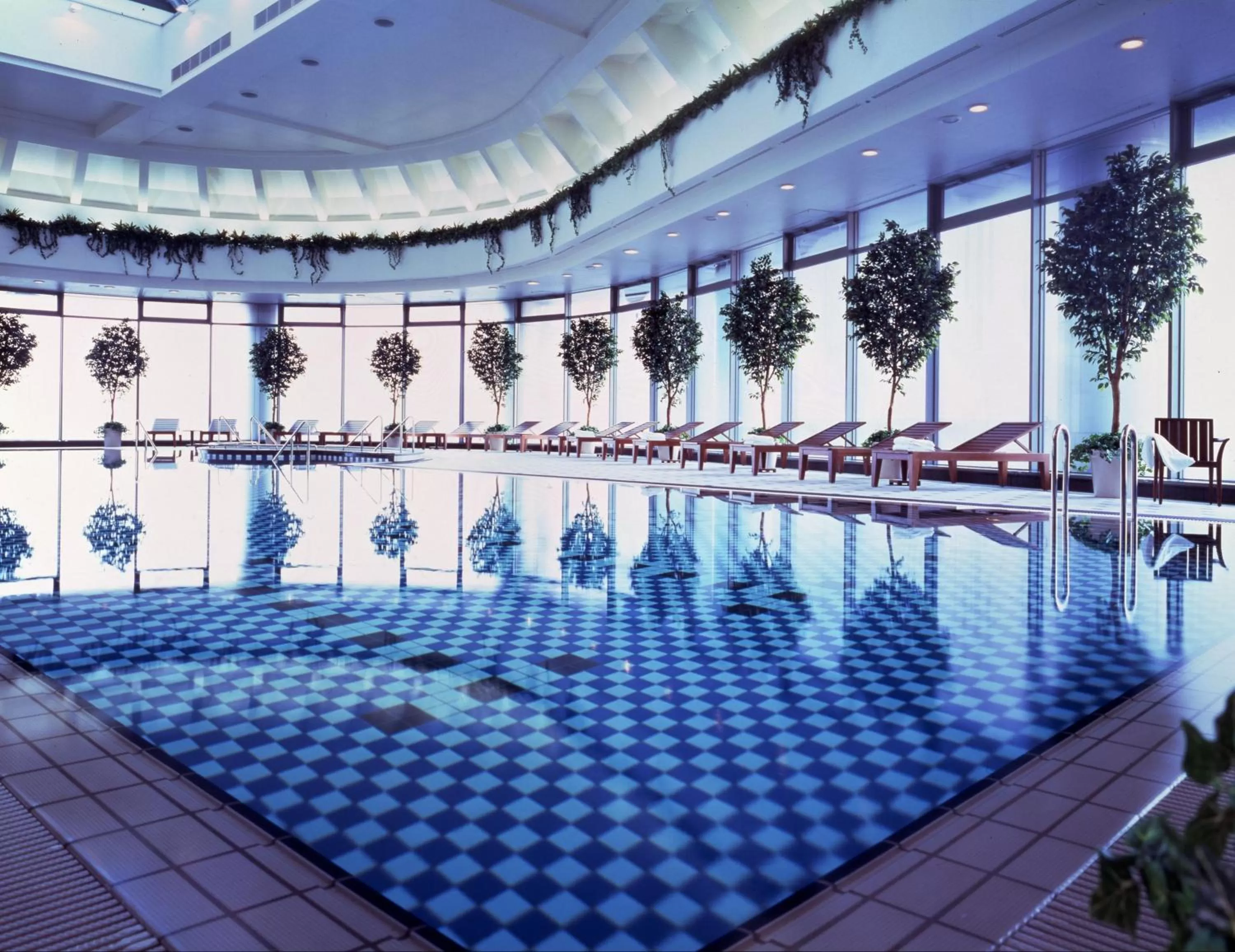 Swimming pool in Imperial Hotel Osaka