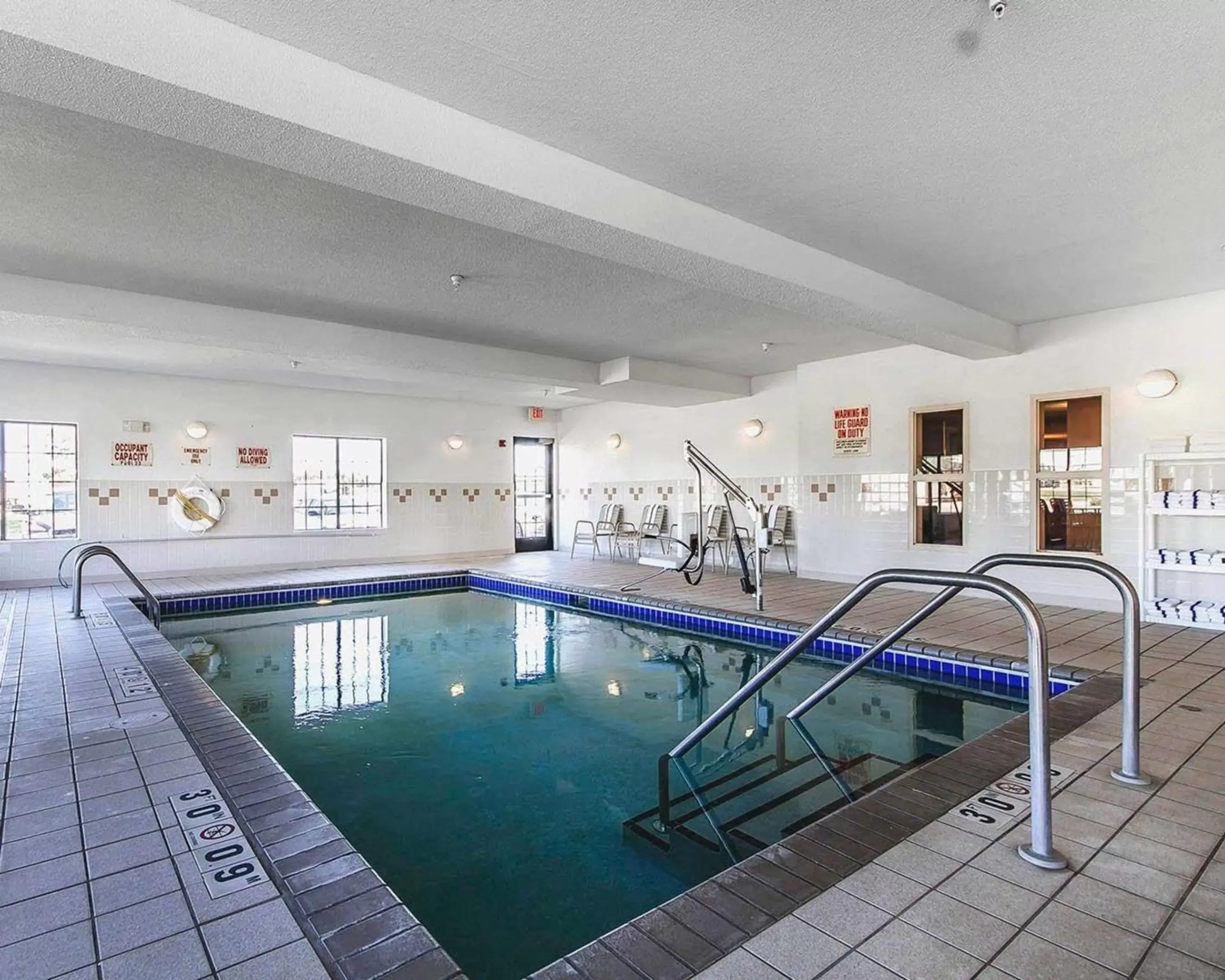 On site, Swimming Pool in Comfort Inn Owatonna near Medical Center