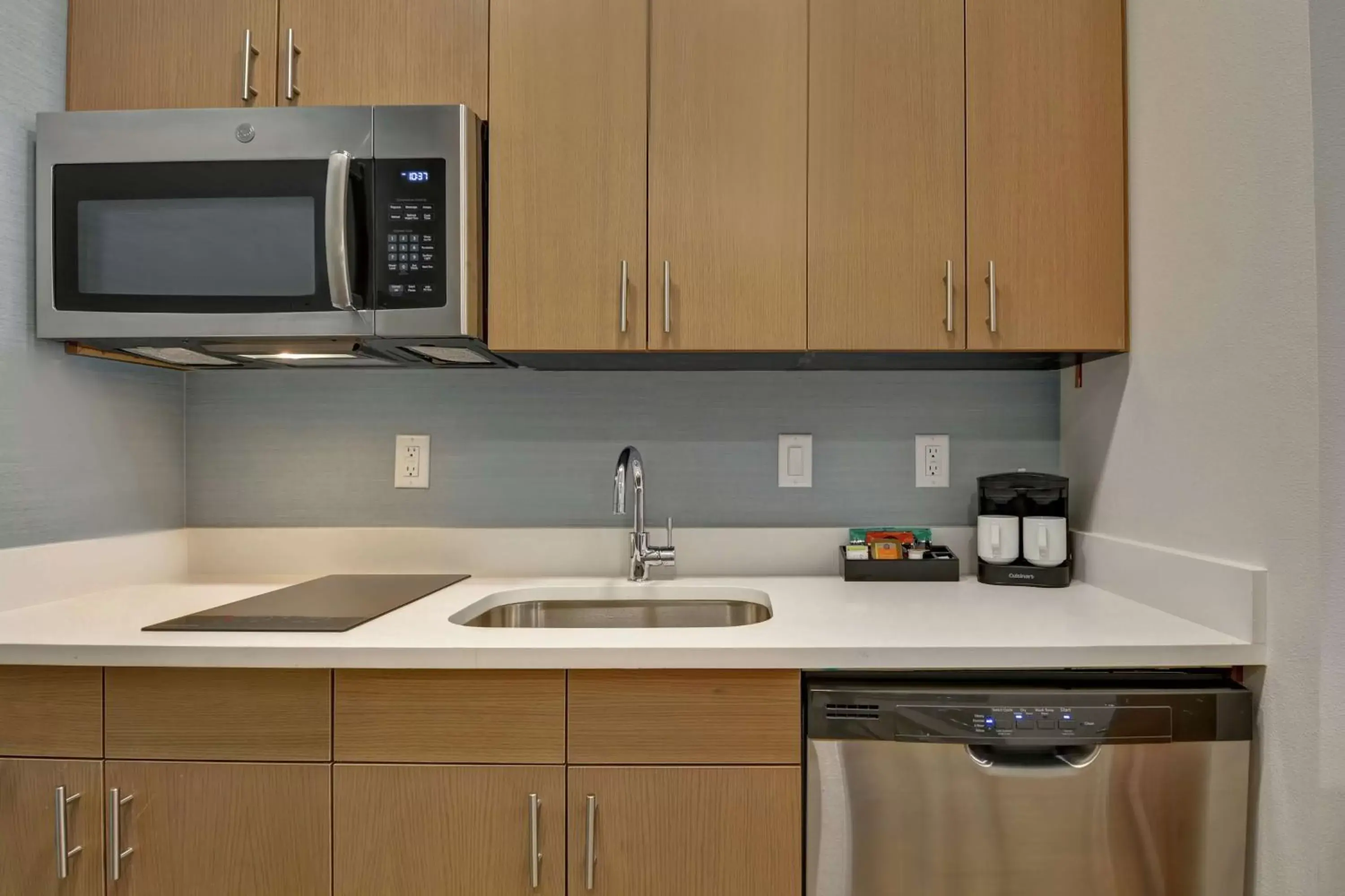 Kitchen or kitchenette, Kitchen/Kitchenette in Homewood Suites By Hilton Chula Vista Eastlake