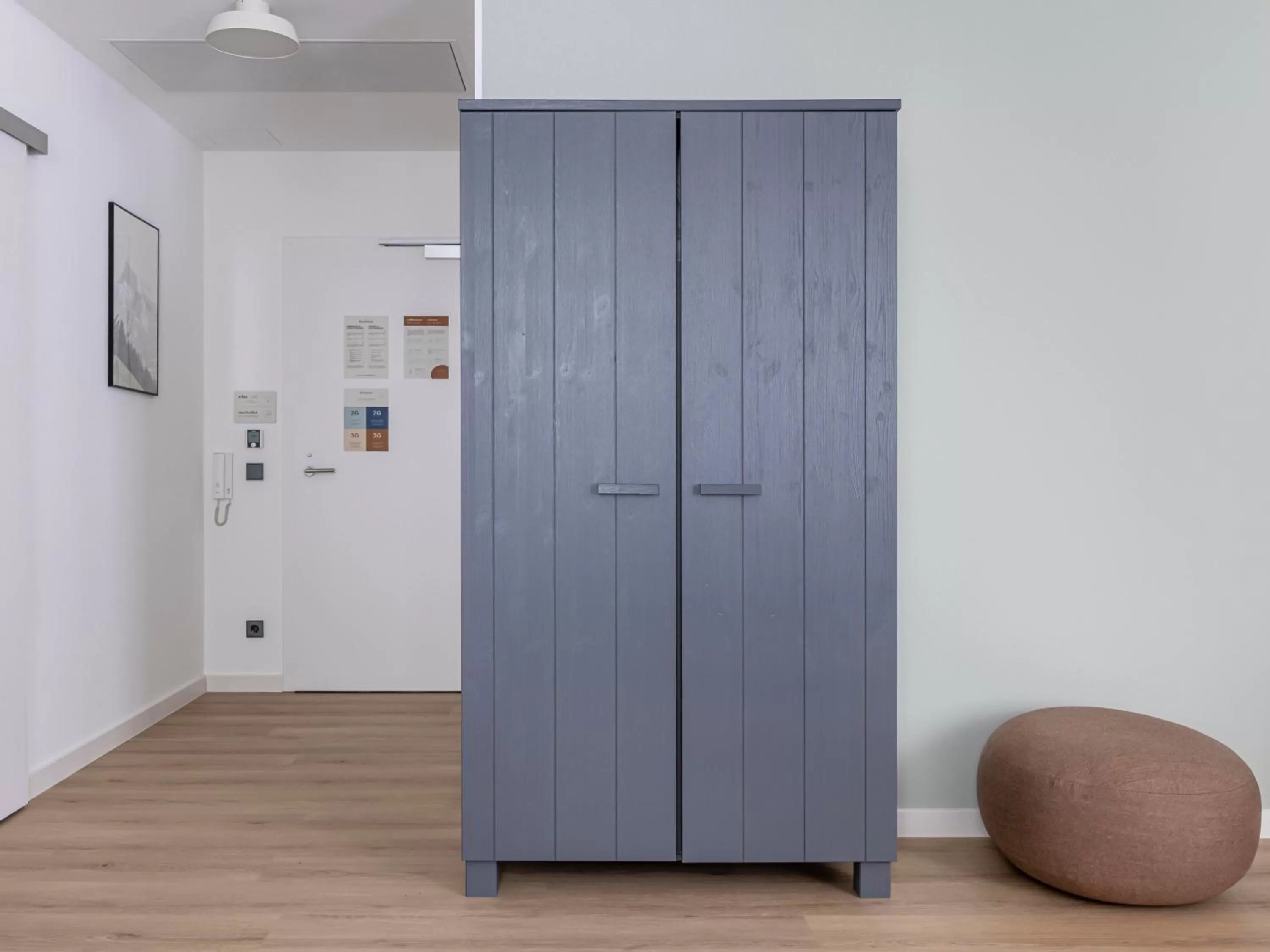 wardrobe in Limehome Rosenheim Gillitzerstraße