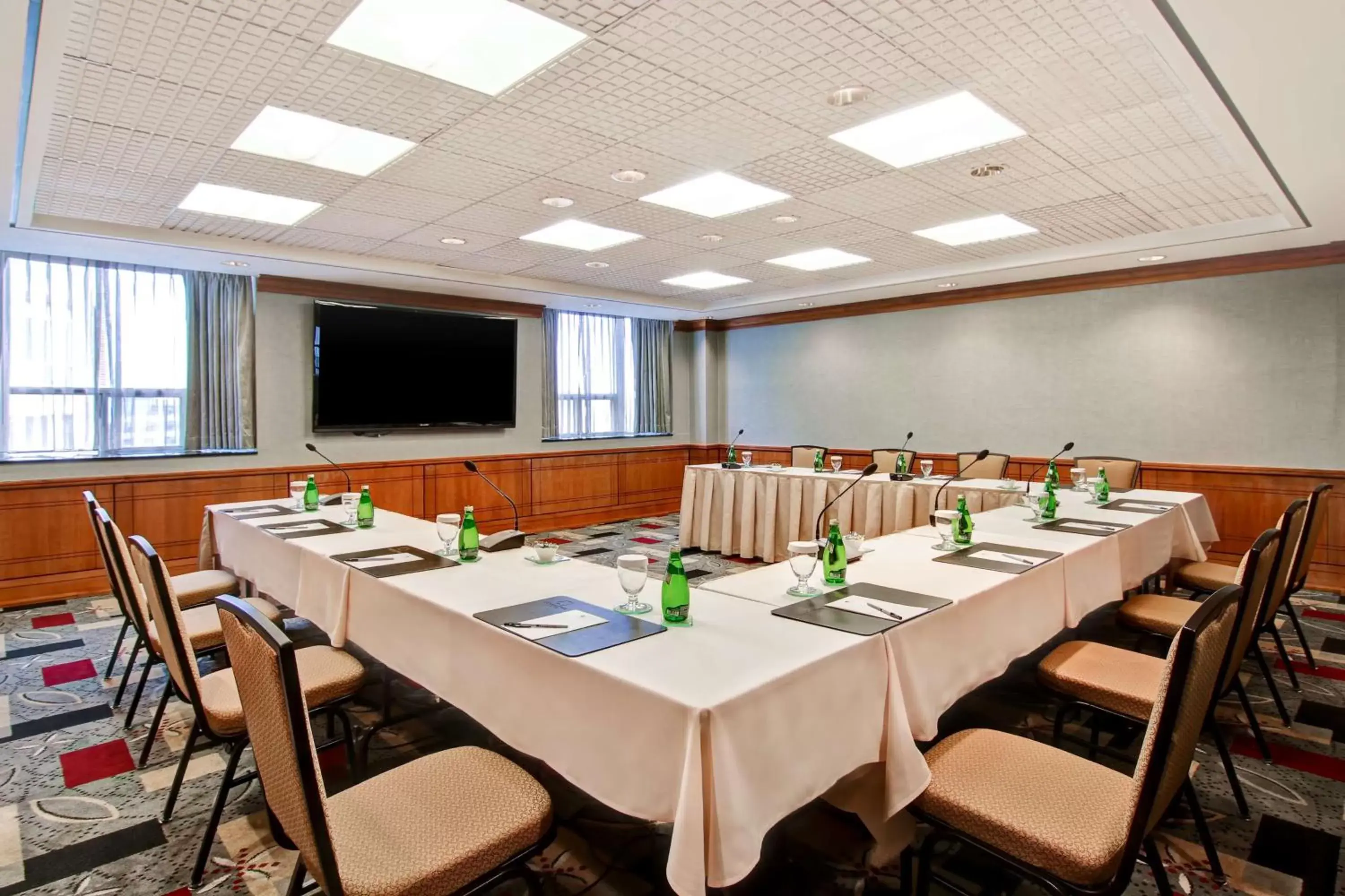 Meeting/conference room in DoubleTree by Hilton Toronto Downtown