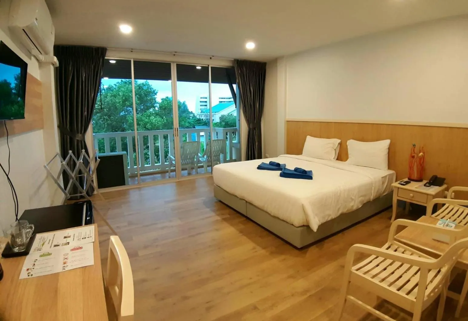 TV and multimedia, Bed in Karon Living Room - SHA Plus