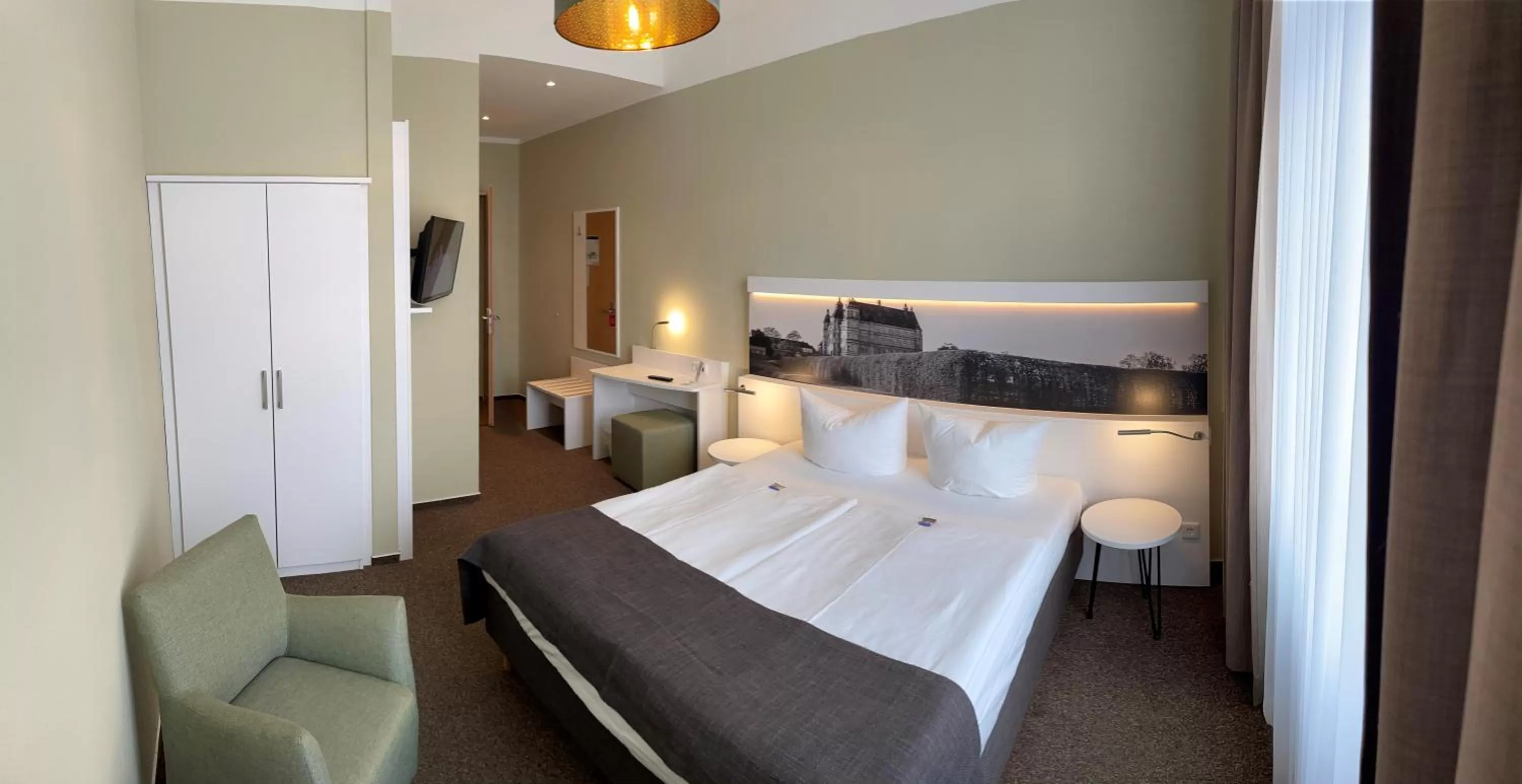 Photo of the whole room, Bed in Hotel am Schlosspark