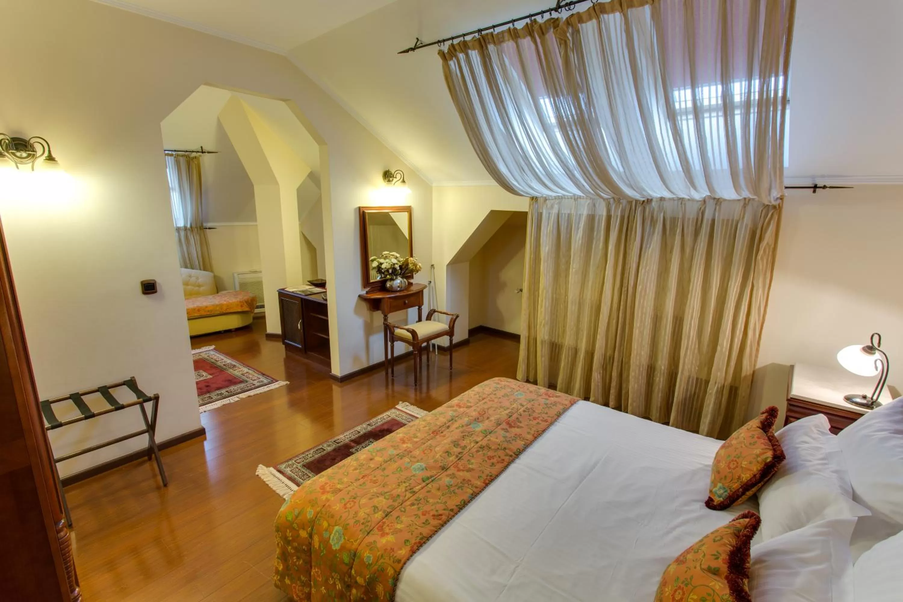 Photo of the whole room, Bed in Vila Paris Boutique Hotel