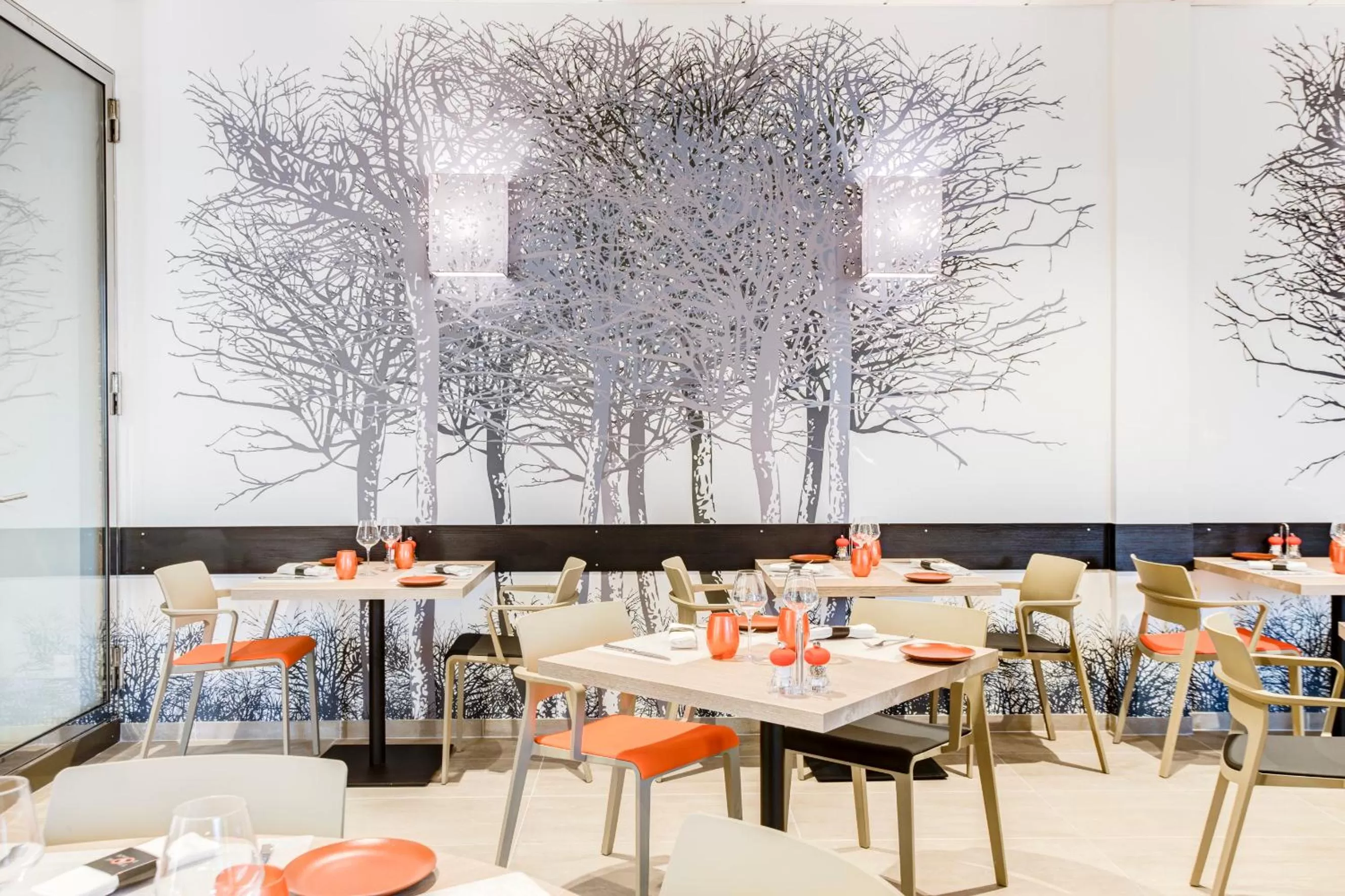 Restaurant/places to eat in Spark by Hilton Lyon Park Saone