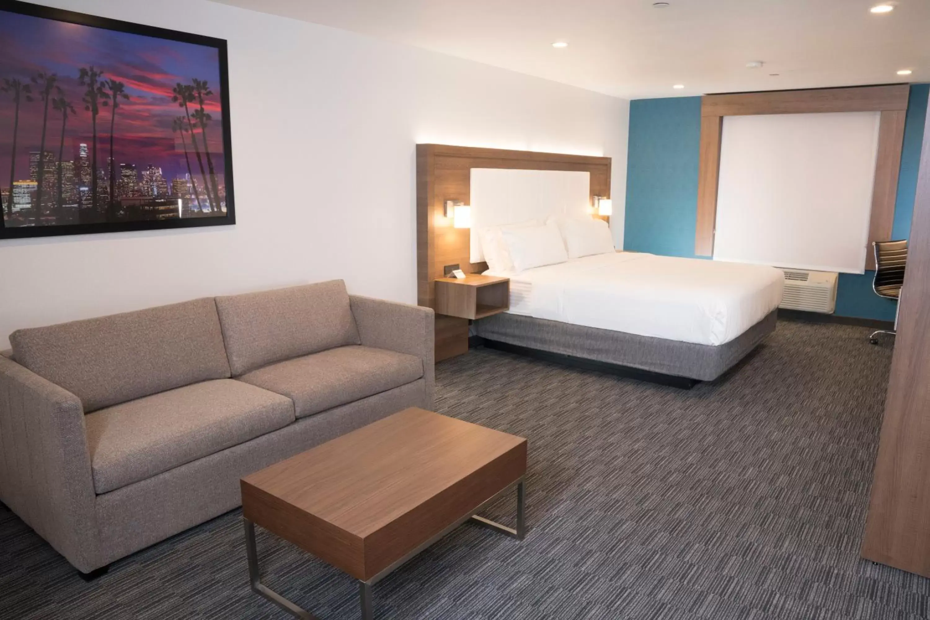 Photo of the whole room in Holiday Inn Express Hollywood Walk of Fame, an IHG Hotel