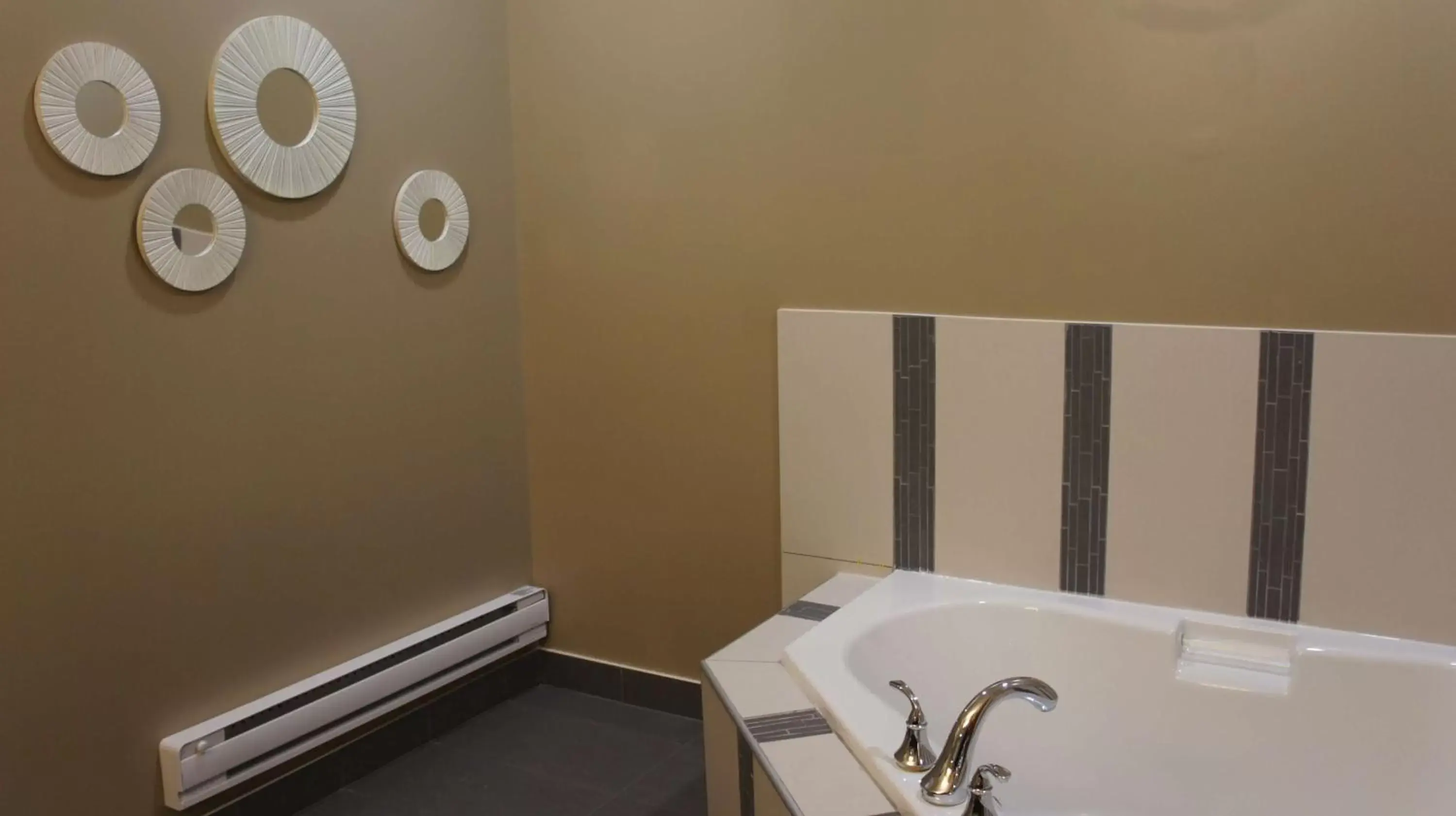 Bathroom in Best Western PLUS Fort Saskatchewan Inn & Suites