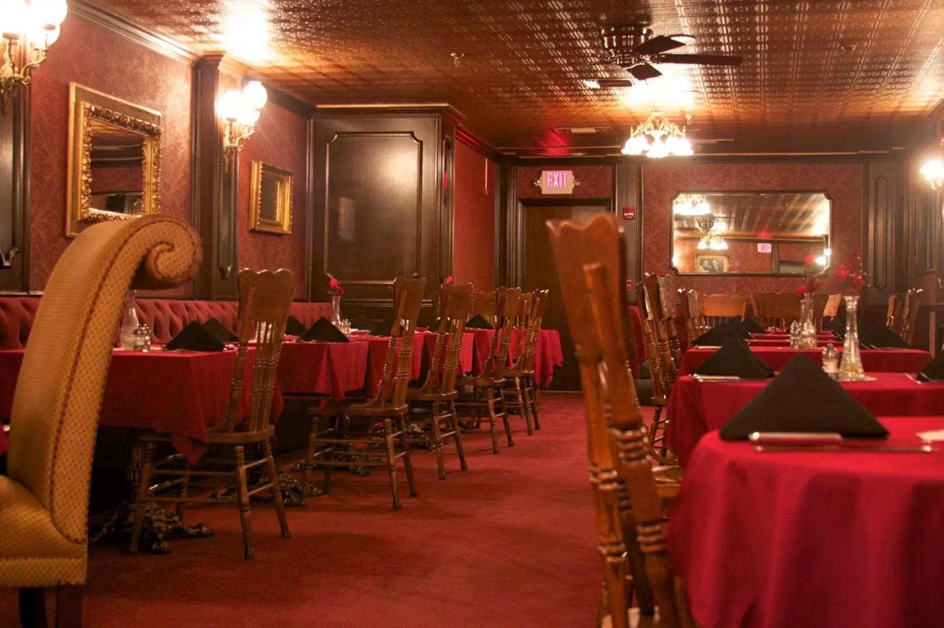 Restaurant/Places to Eat in Mizpah Hotel