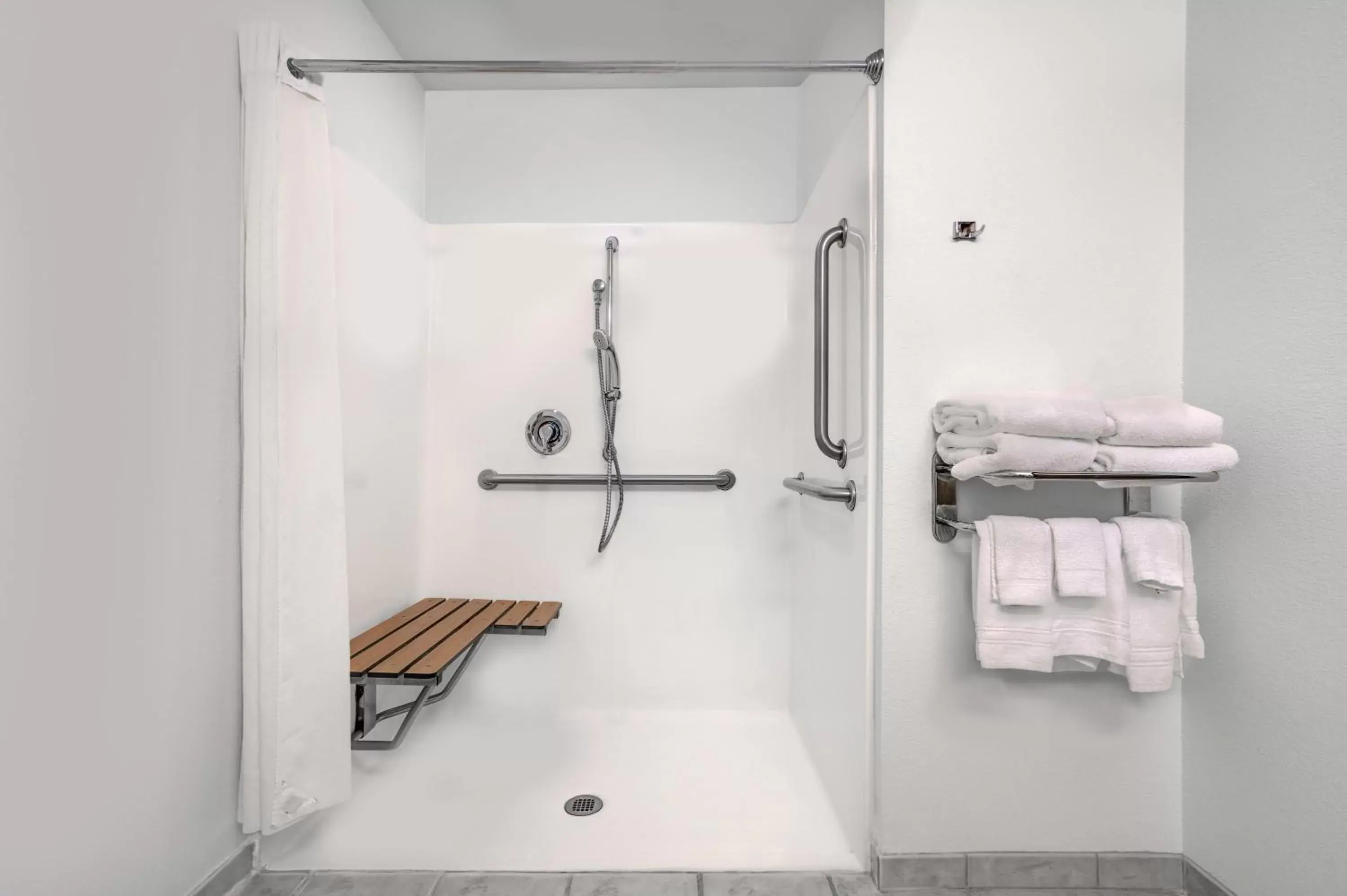 Shower, Bathroom in Microtel Inn & Suites by Wyndham Mankato