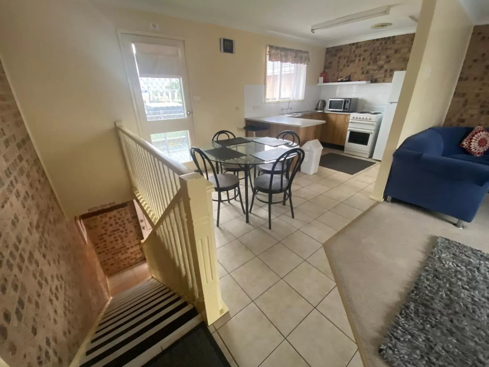 Dining Area in Avaleen Lodge Motor Inn