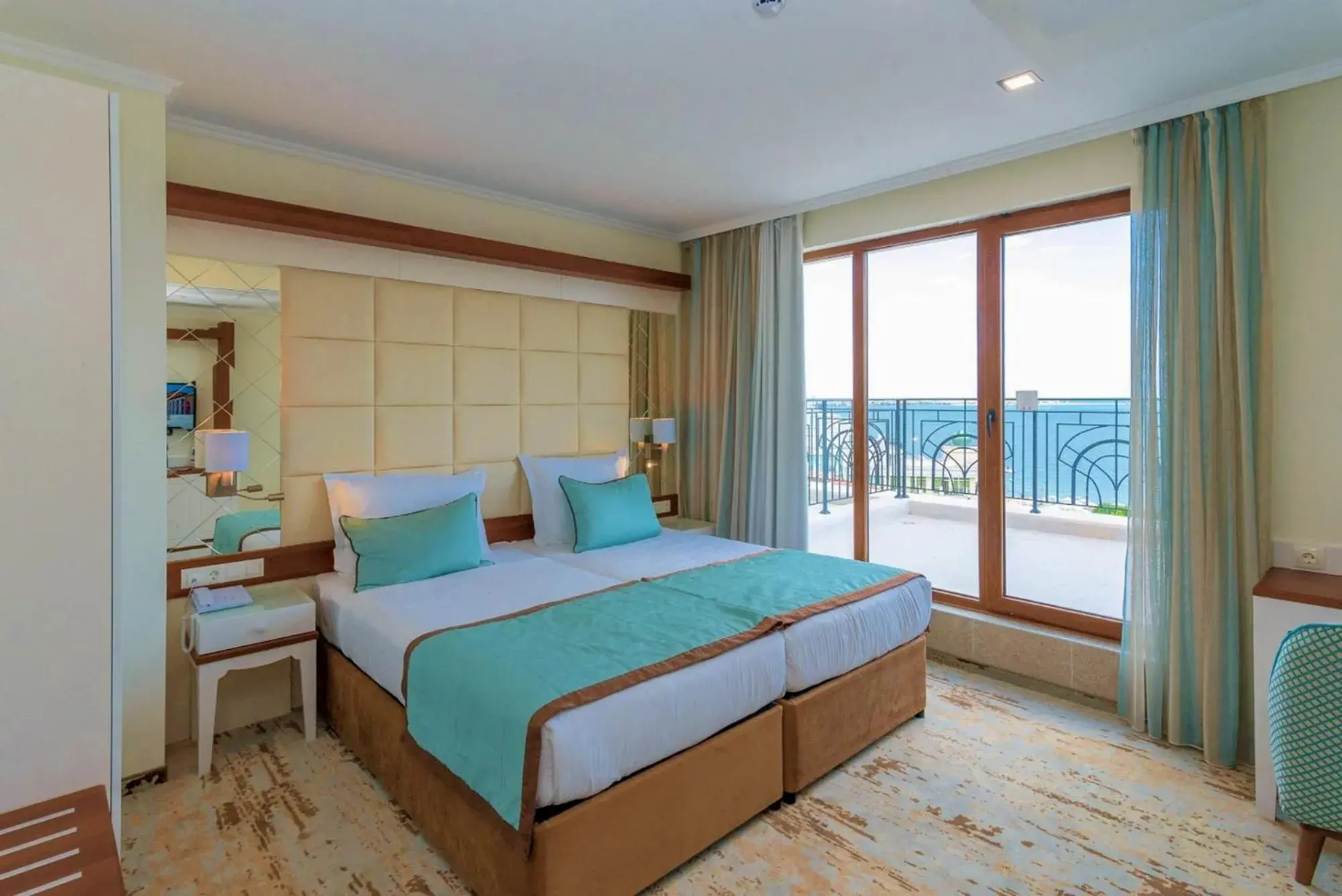 Junior Suite with Sea View in Festa Via Pontica