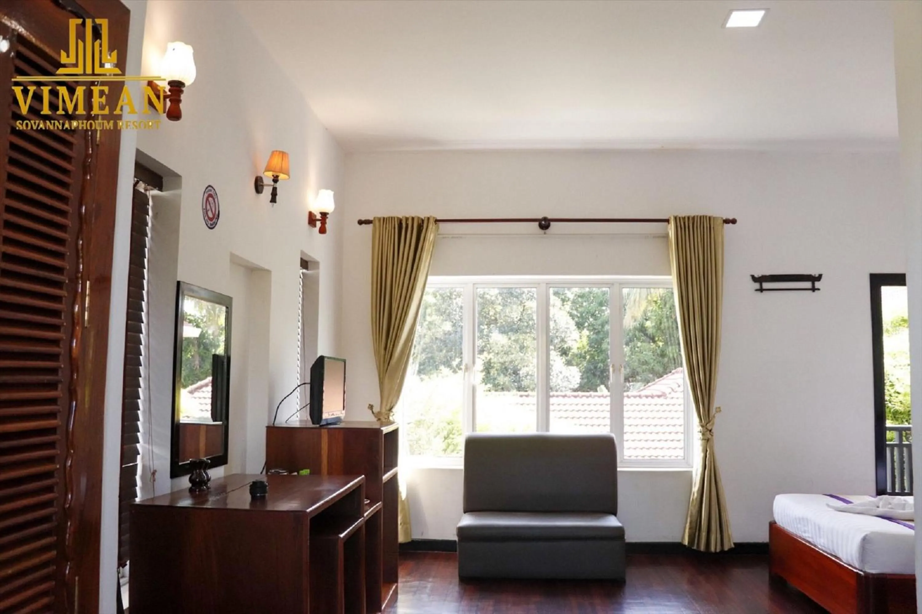 Property building, Bed in Vimean Sovannaphoum Resort