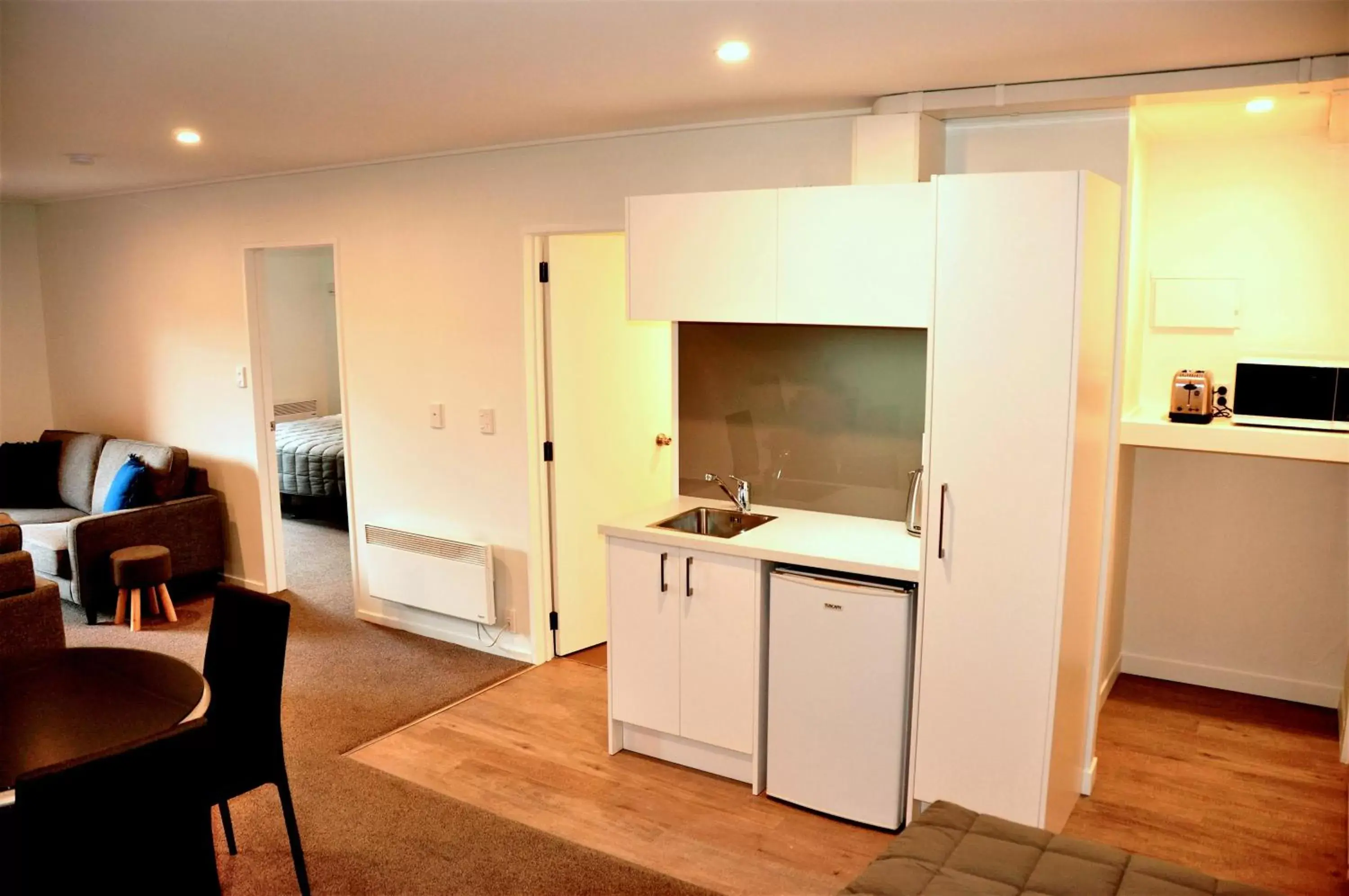 Kitchen or kitchenette, Kitchen/Kitchenette in St James Apartments