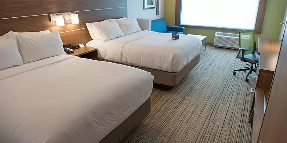 Bed in Holiday Inn Express & Suites Dayton North - Vandalia, an IHG Hotel