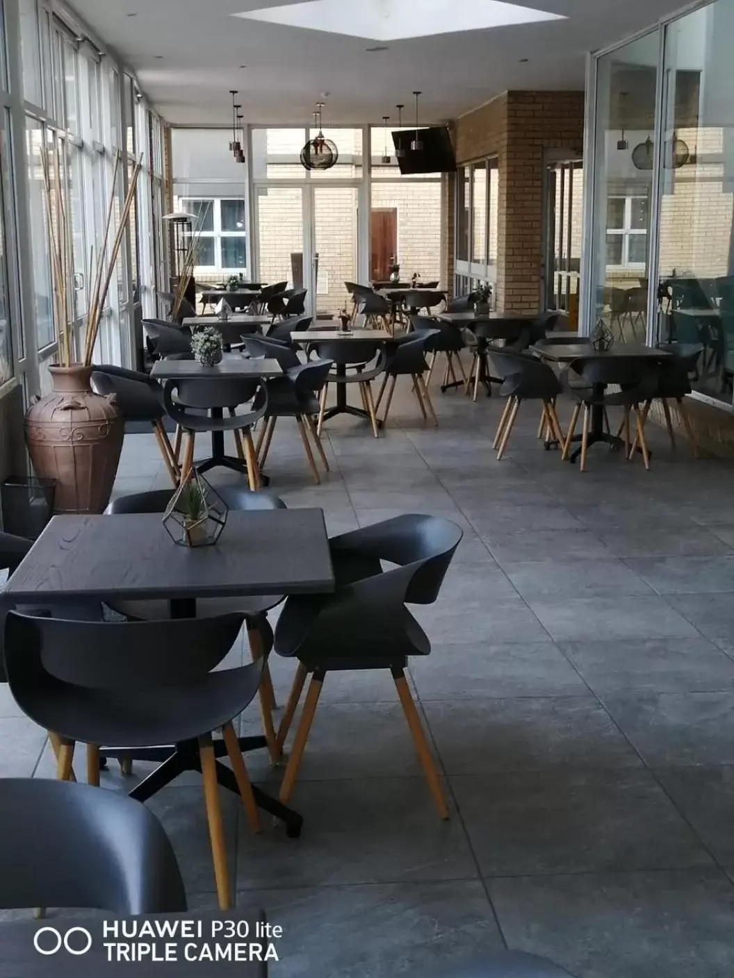 Restaurant/places to eat in Holiday Inn Johannesburg OR Tambo Airport Hotel by IHG Restaurant/places to eat in Holiday Inn Johannesburg OR Tambo Airport Hotel by IHG