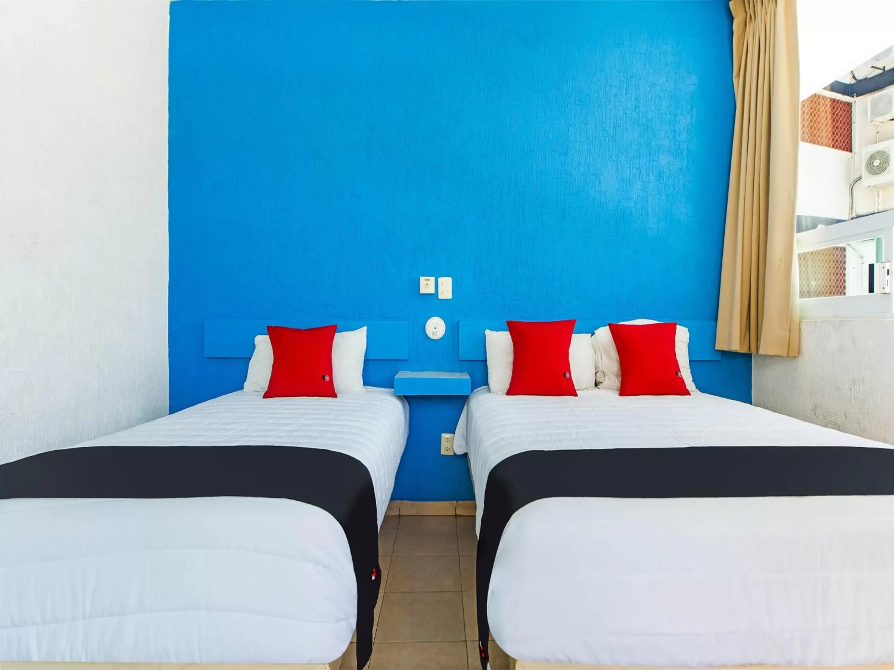 Bedroom, Bed in Capital O Hotel El Mejicano, Acapulco