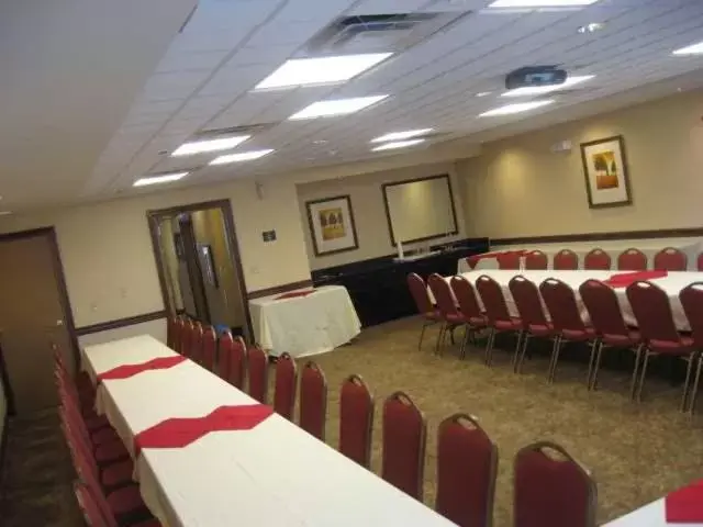 Banquet/Function facilities, Business Area/Conference Room in Country Inn & Suites by Radisson, Petersburg, VA