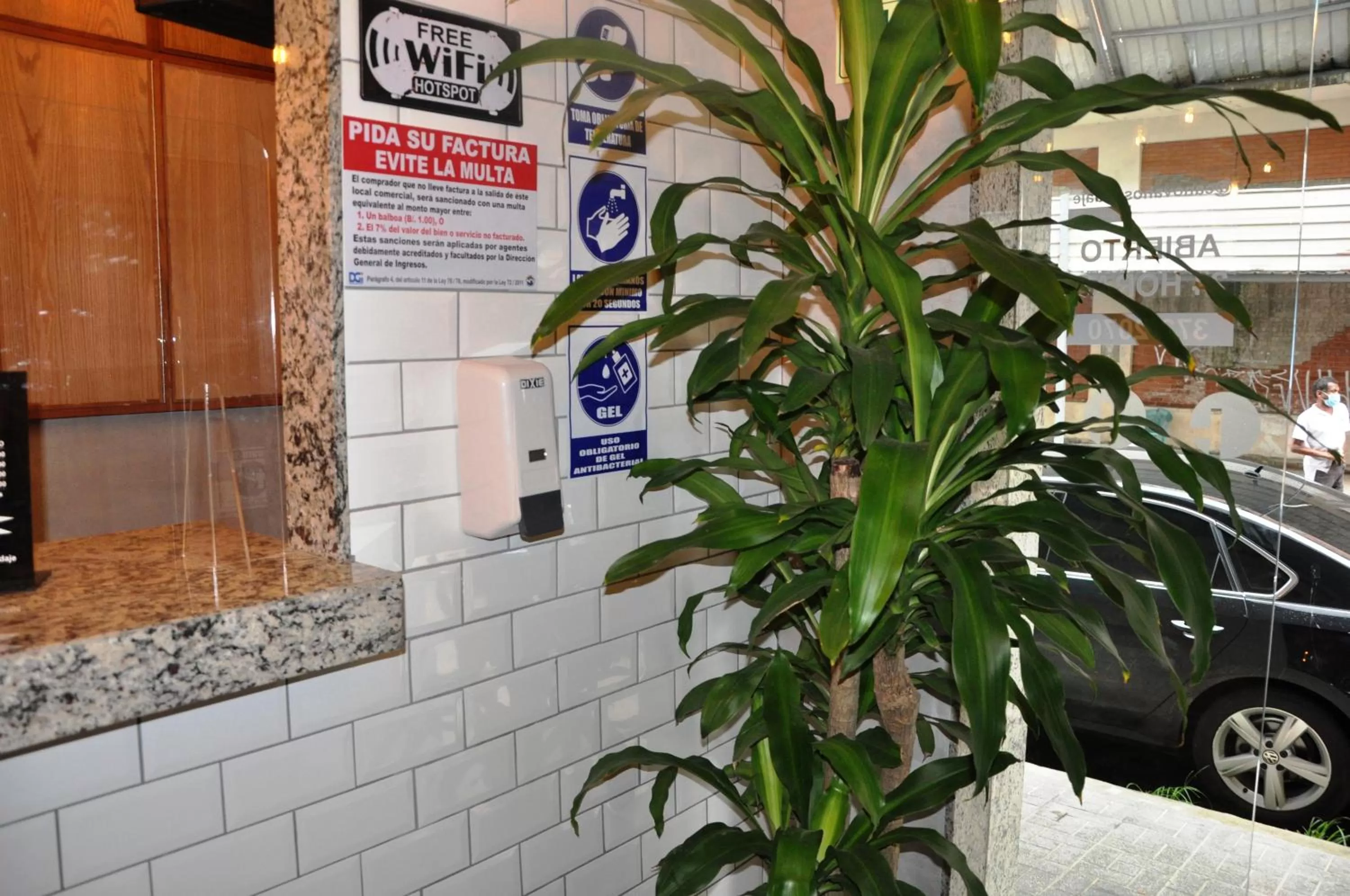 Lobby or reception in Canova