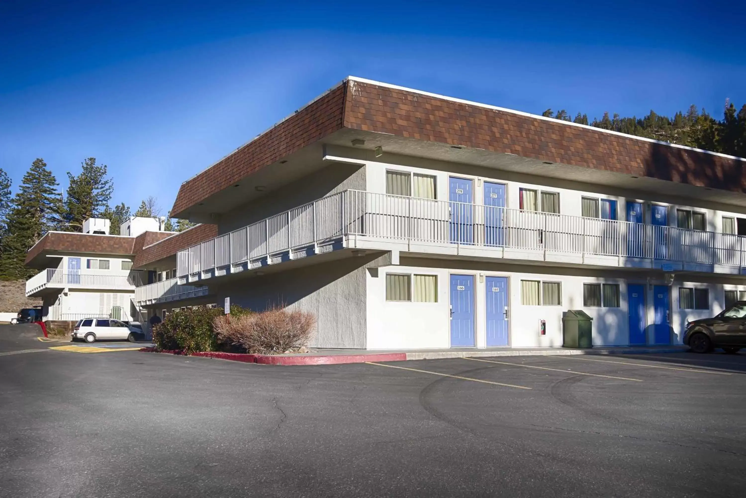 Facade/entrance, Property Building in Motel 6-Mammoth Lakes, CA