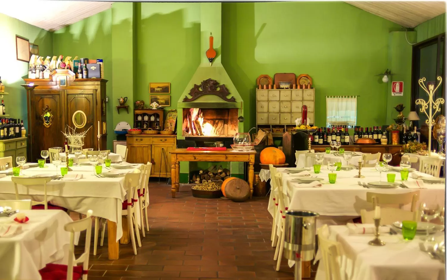 Restaurant/places to eat in Palazzo Cavagna Sangiuliani