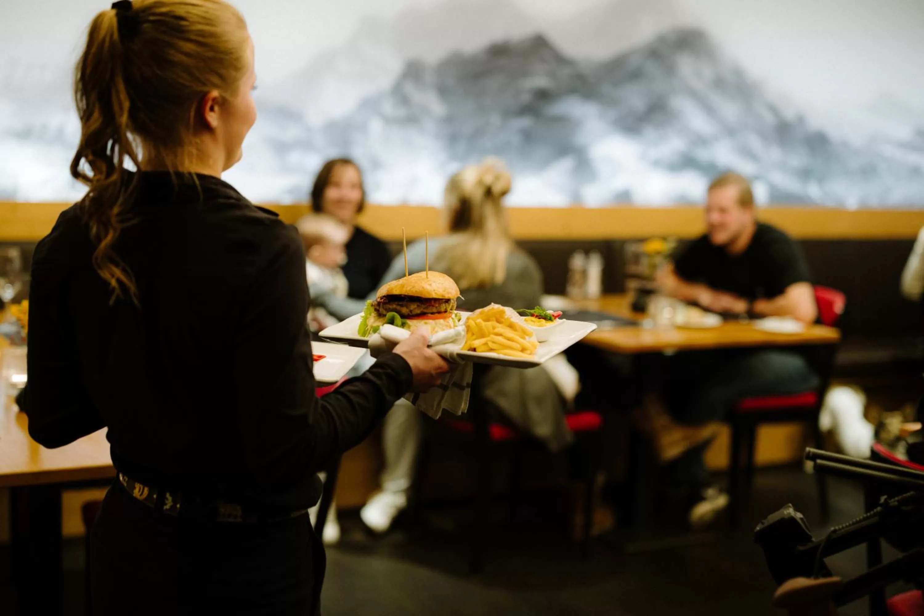 Restaurant/places to eat in Adler Adelboden