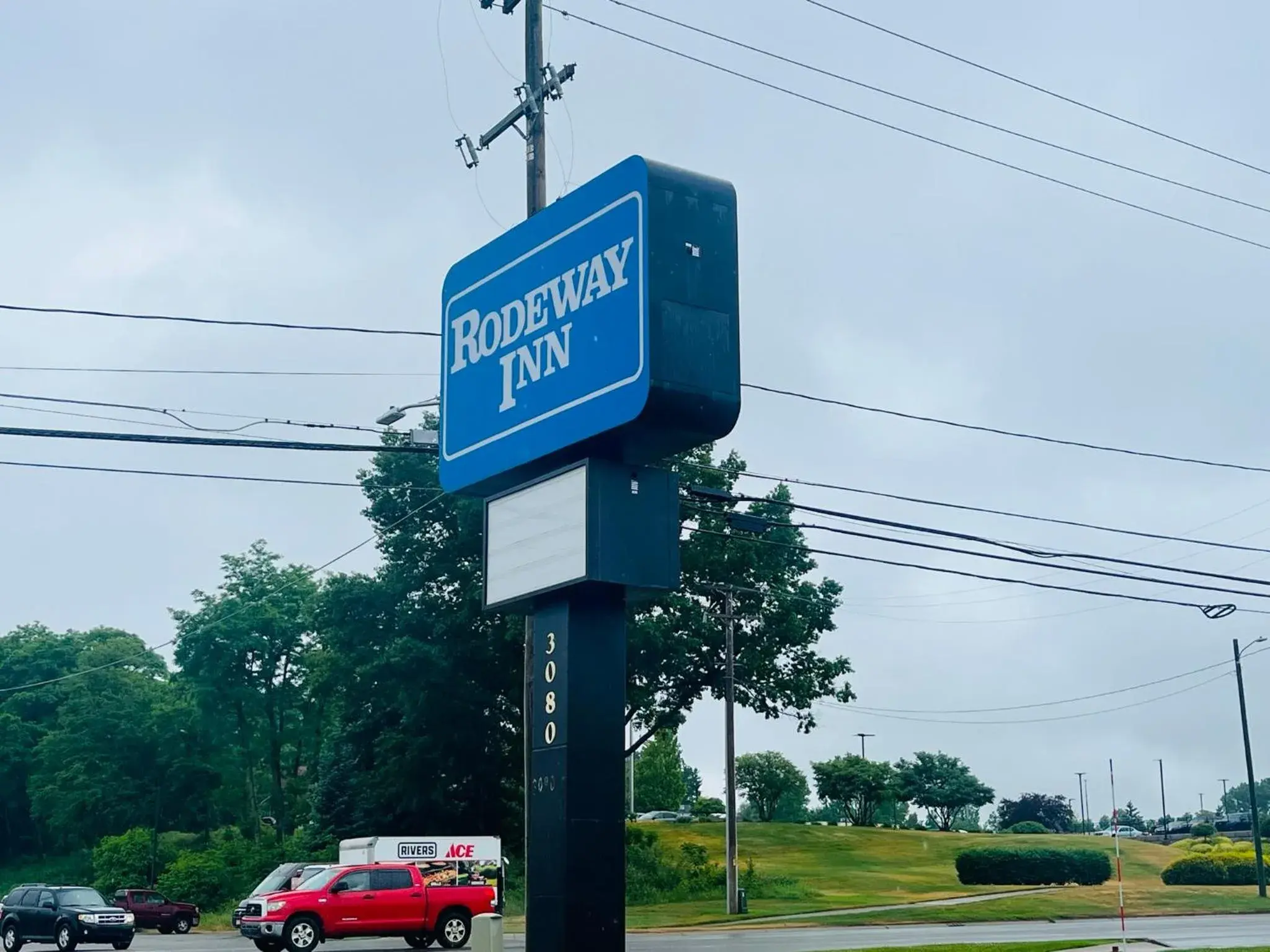 Logo/Certificate/Sign in Rodeway Inn