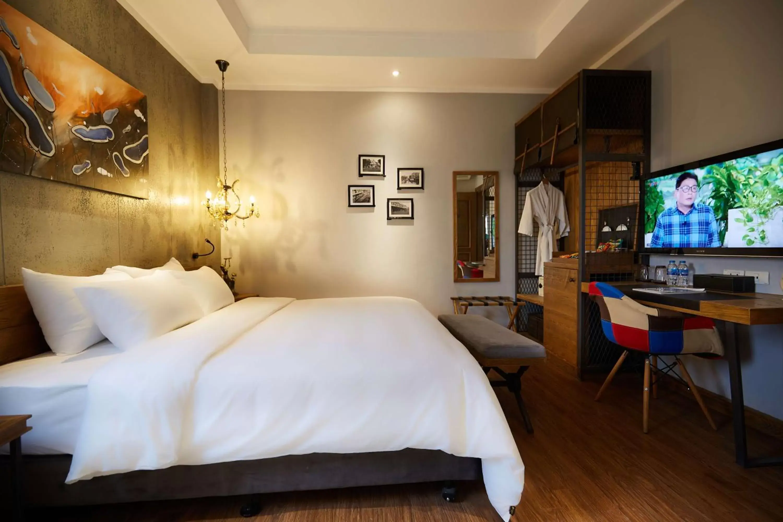 Photo of the whole room, Bed in HaNoi Calido Hotel Photo of the whole room, Bed in HaNoi Calido Hotel