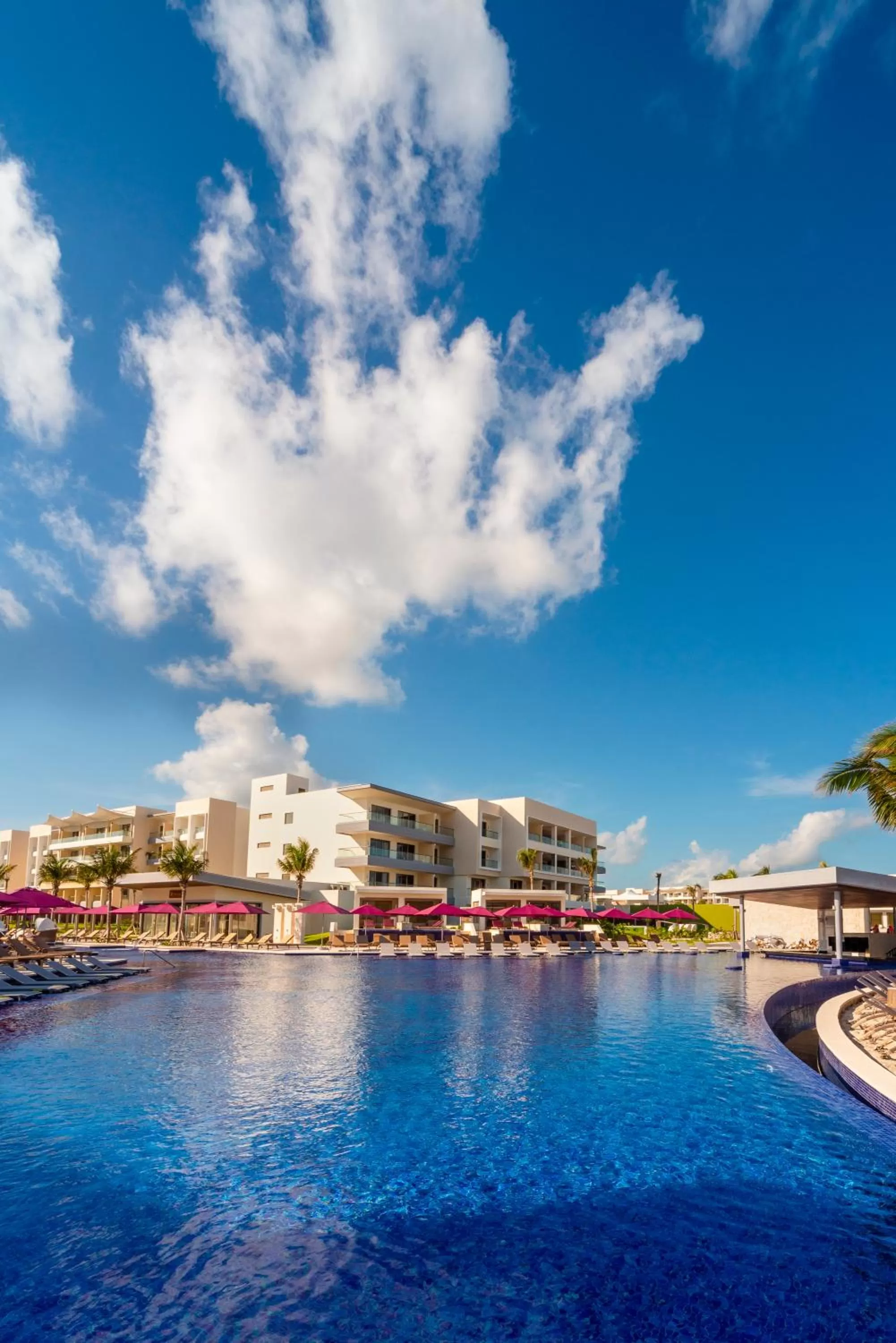 Swimming pool in Planet Hollywood Cancun by Royalton, An Autograph Collection All-Inclusive Resort