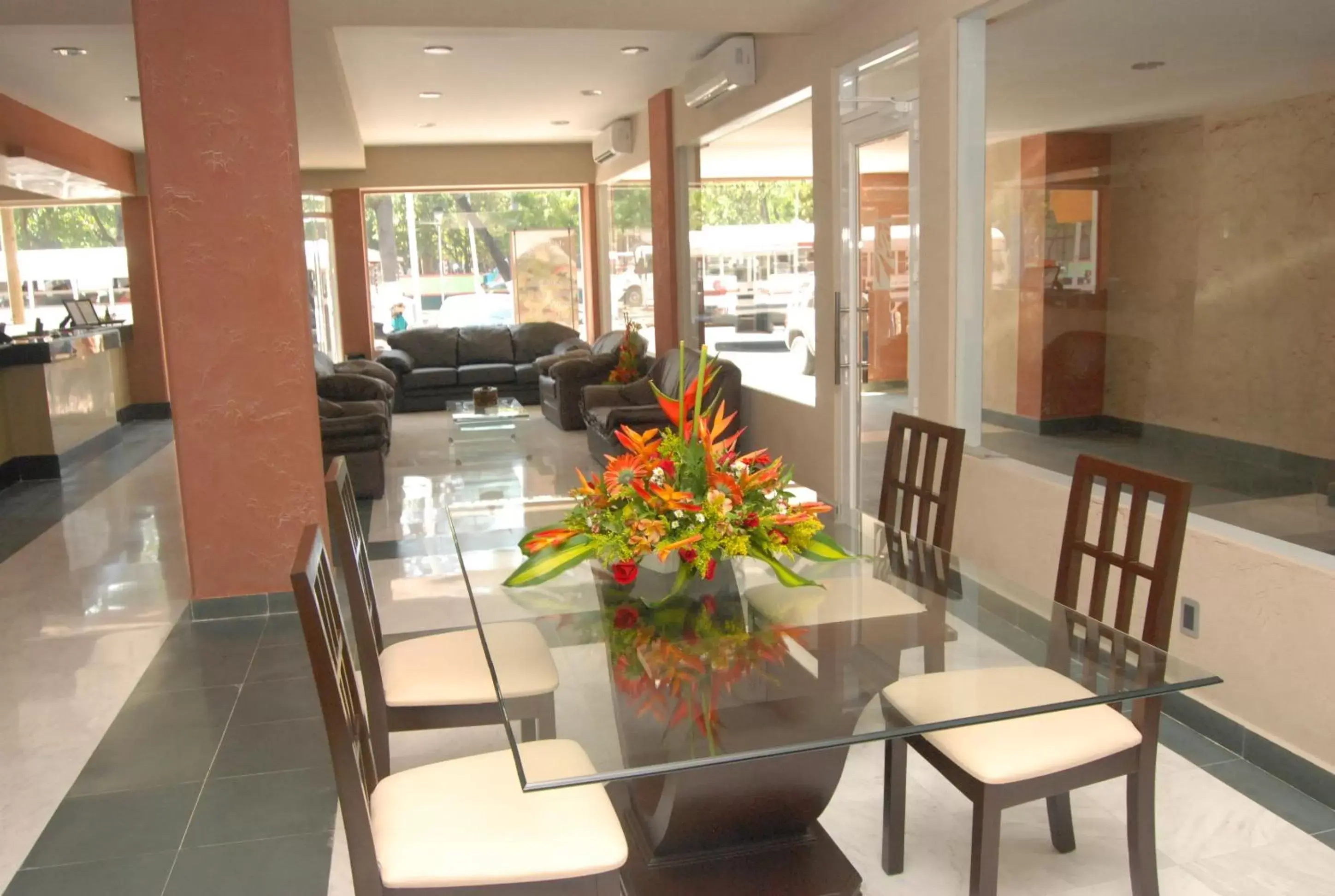 Lobby or reception, Dining Area in Hotel Gran Via - Centro
