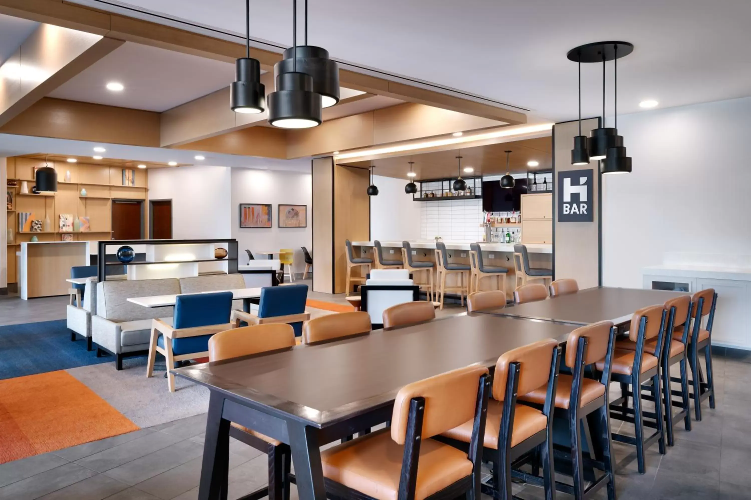 Seating area, Lounge/Bar in Hyatt House Rochester Mayo Clinic Area