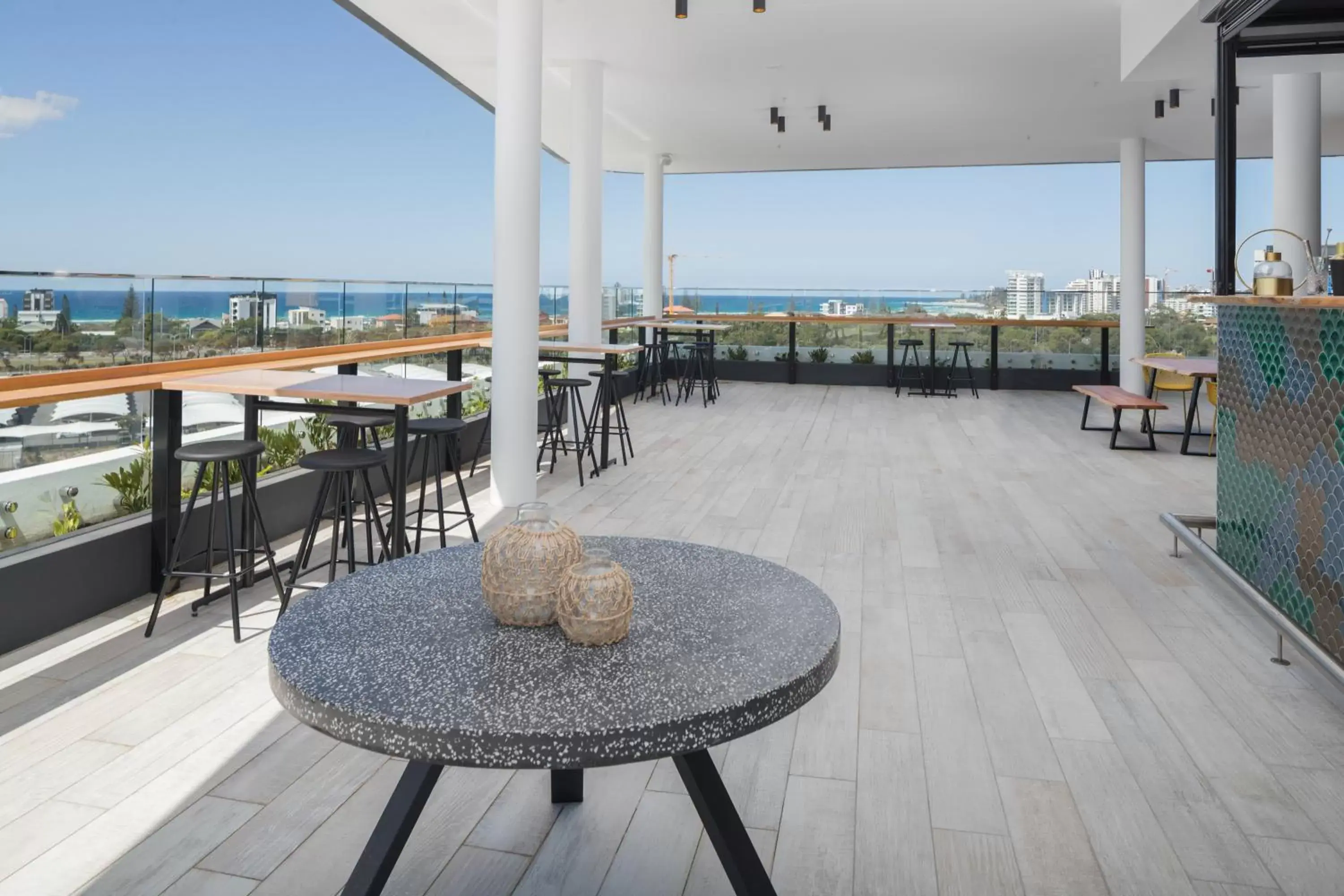 Lounge or bar in Rydges Gold Coast Airport Lounge or bar in Rydges Gold Coast Airport