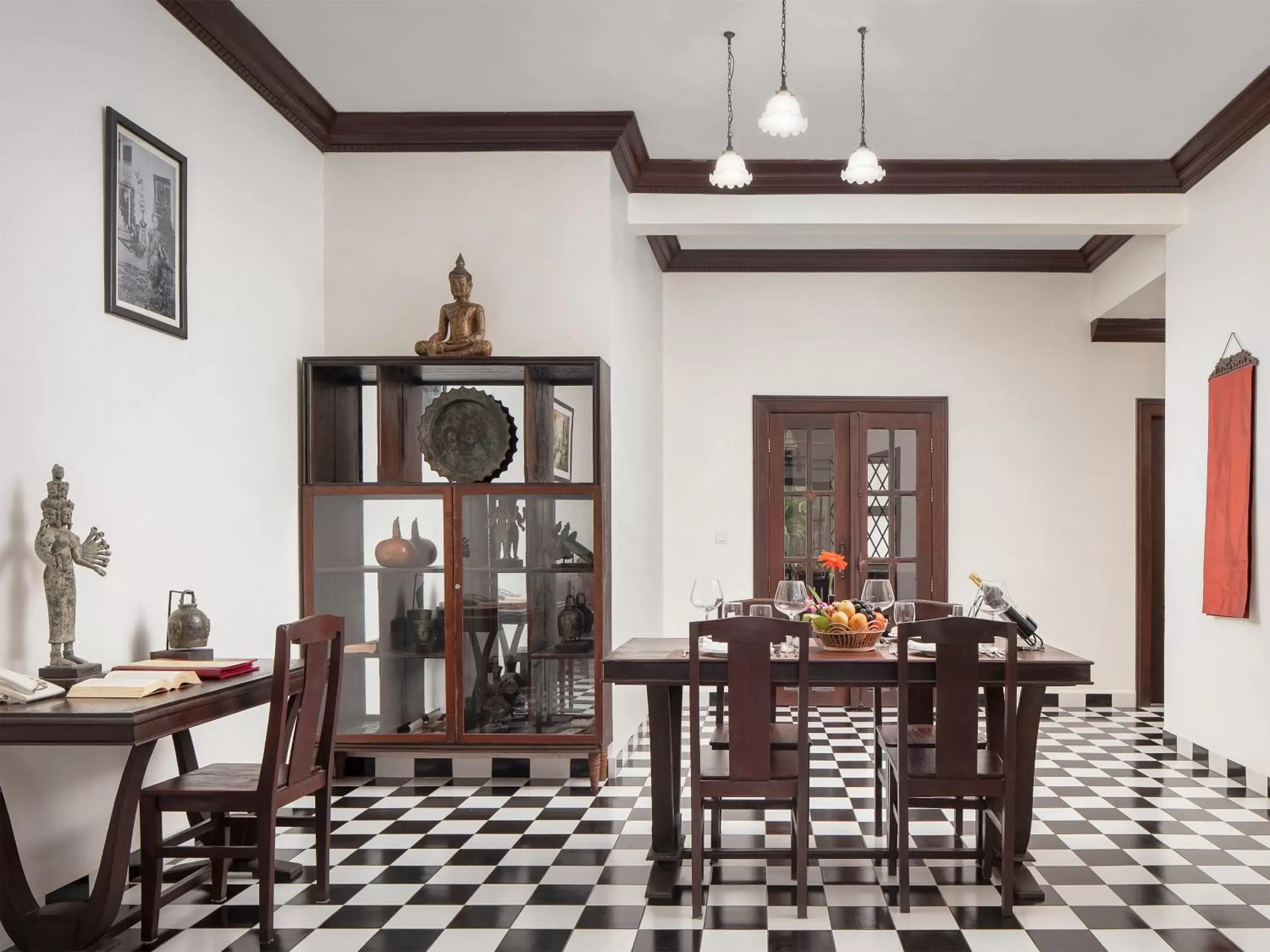 Living room, Restaurant/Places to Eat in Chateau d'Angkor La Residence