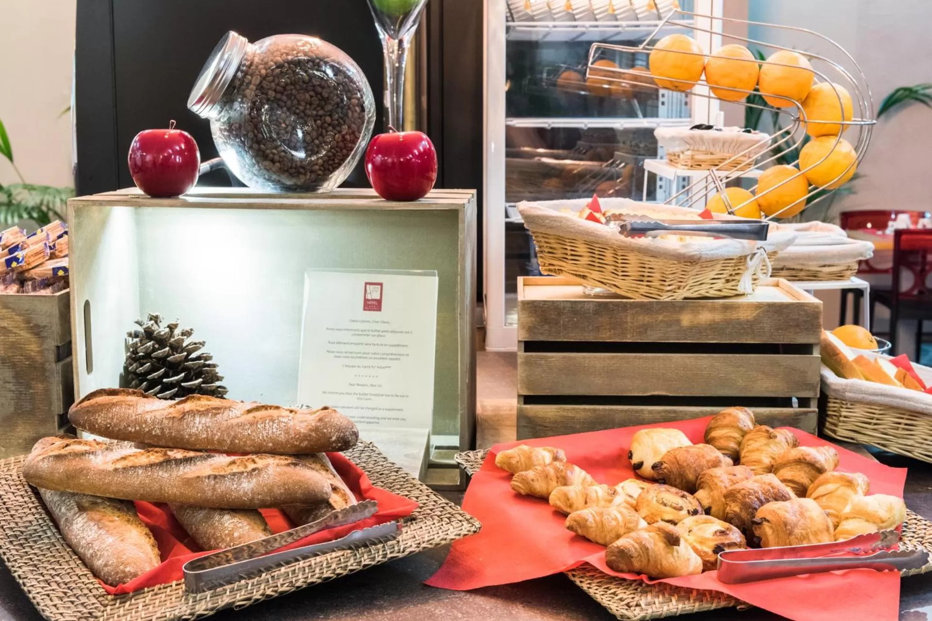 Food and drinks in Carré Py' Hôtel