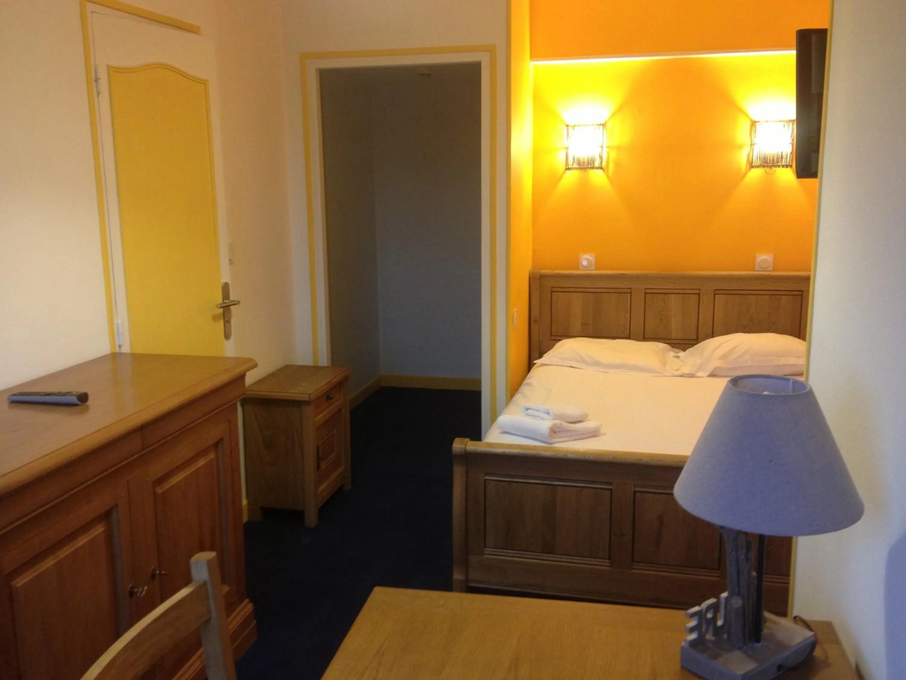 Photo of the whole room, Bed in Hotel Couleurs Sud Centre-ville Gare Charleville-Mézières