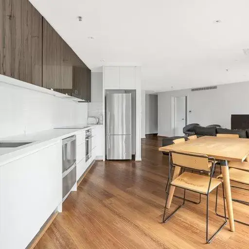 Kitchen/Kitchenette in Bondi 38 Serviced Apartments