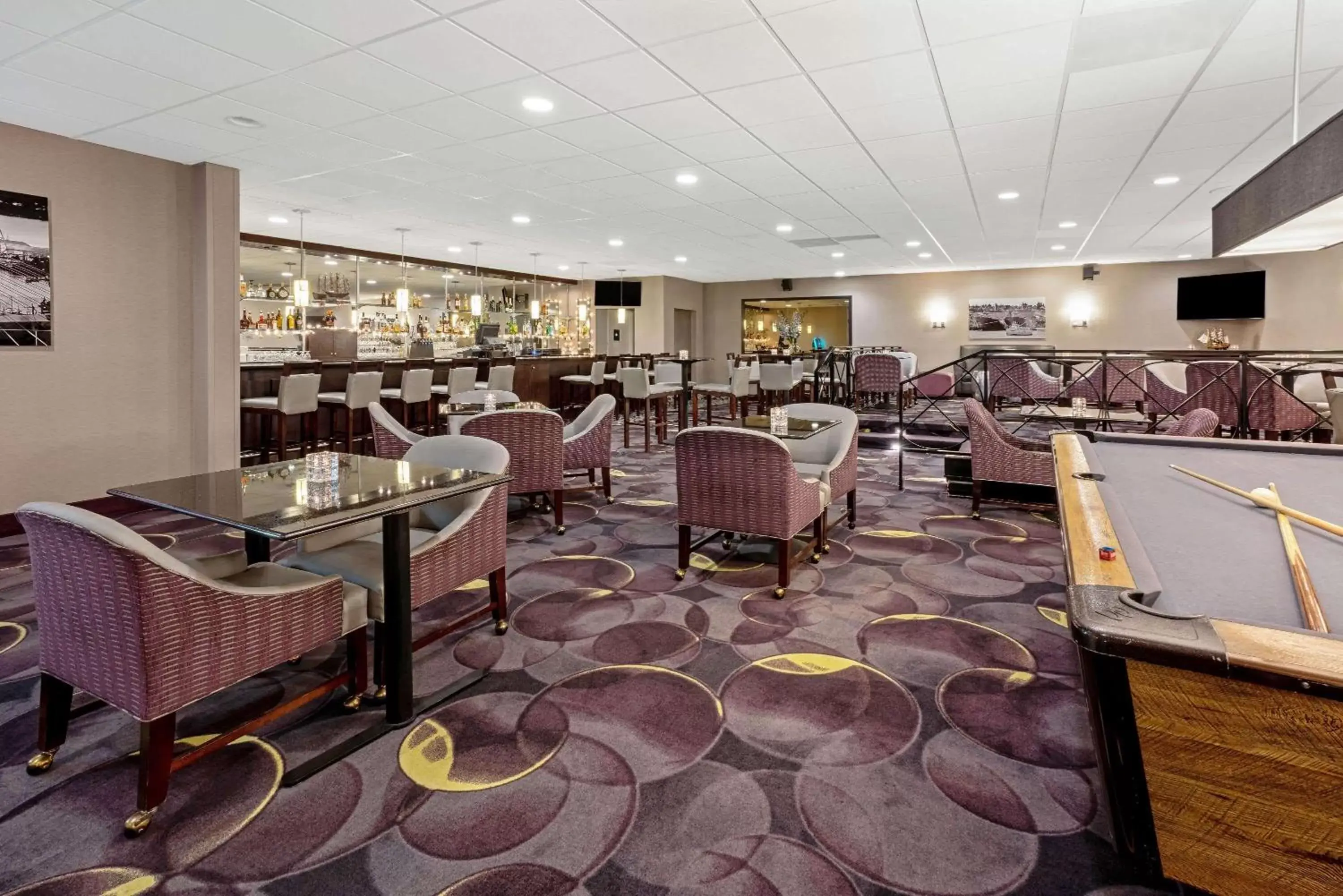 Lounge or bar, Restaurant/Places to Eat in La Quinta by Wyndham Tacoma - Seattle