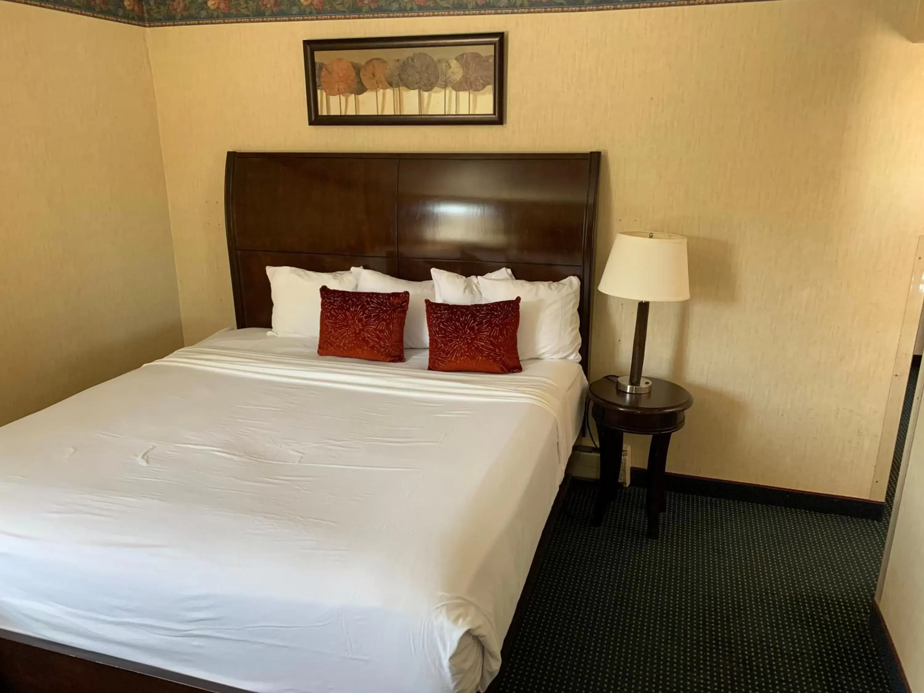 Bed in Travelodge by Wyndham Rapid City