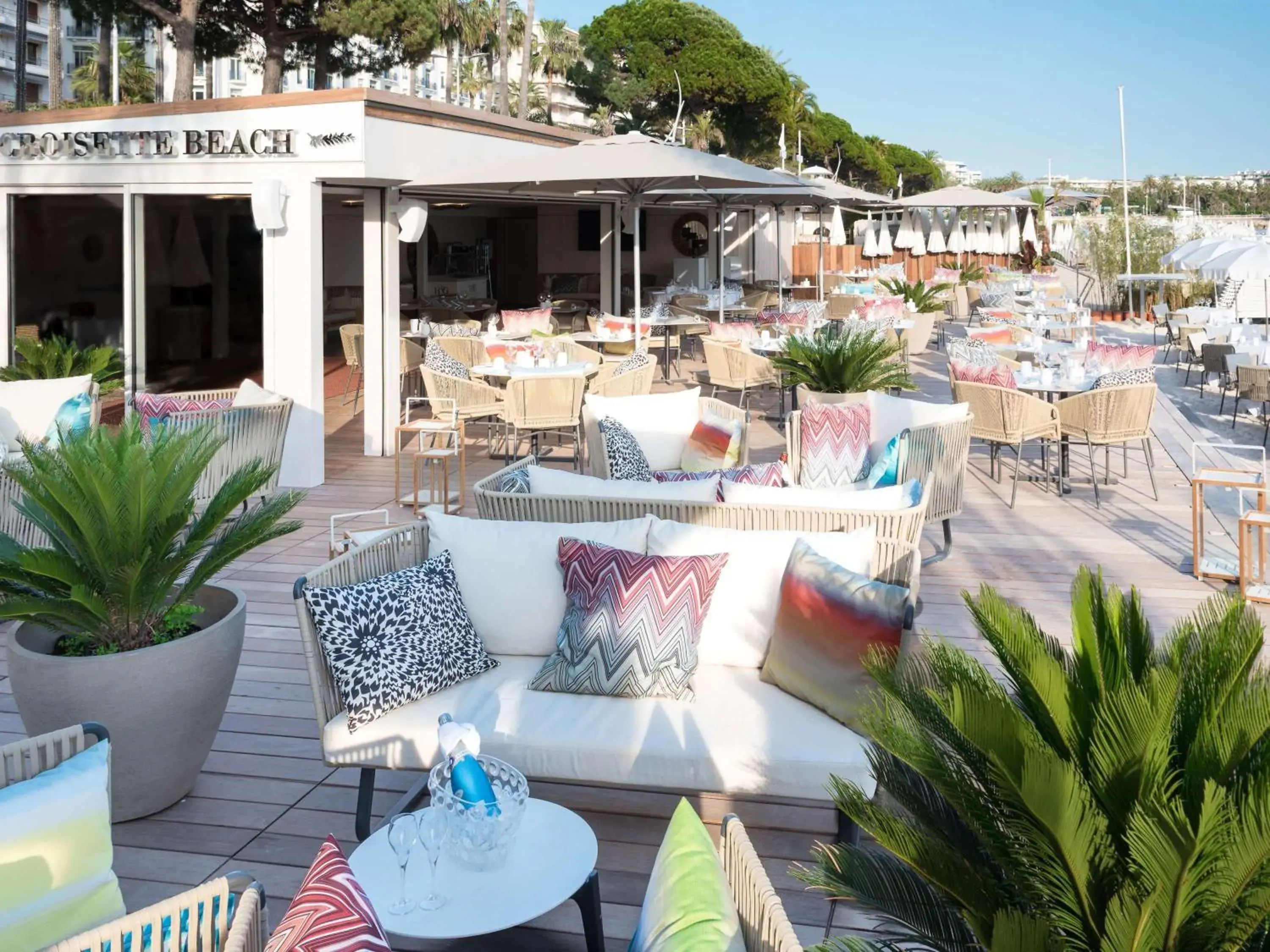 Restaurant/places to eat in Hotel Croisette Beach Cannes Mgallery