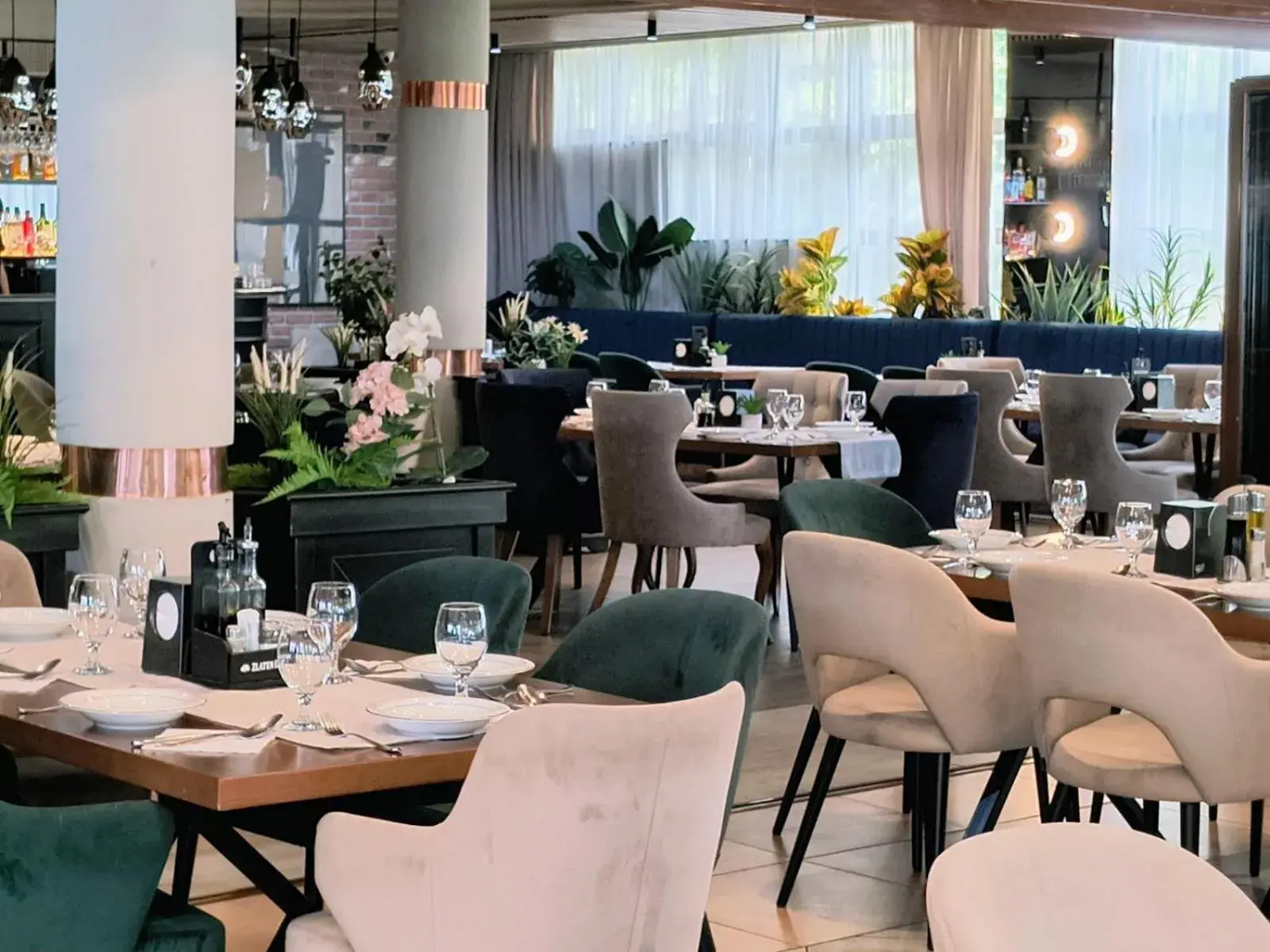 Restaurant/places to eat in Millenium Palace Restaurant/places to eat in Millenium Palace