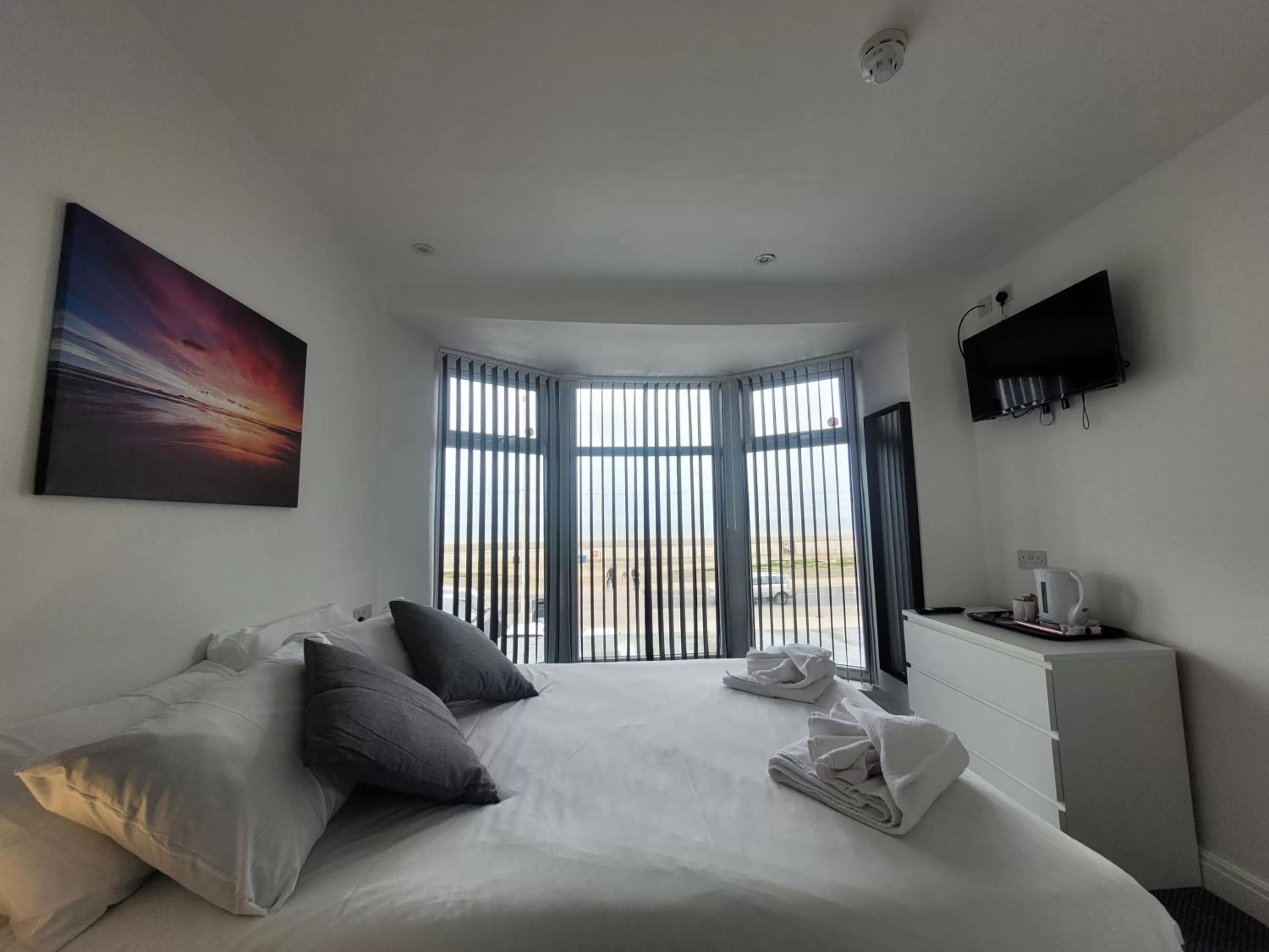 Photo of the whole room, Bed in Blackpool Resort Hotel