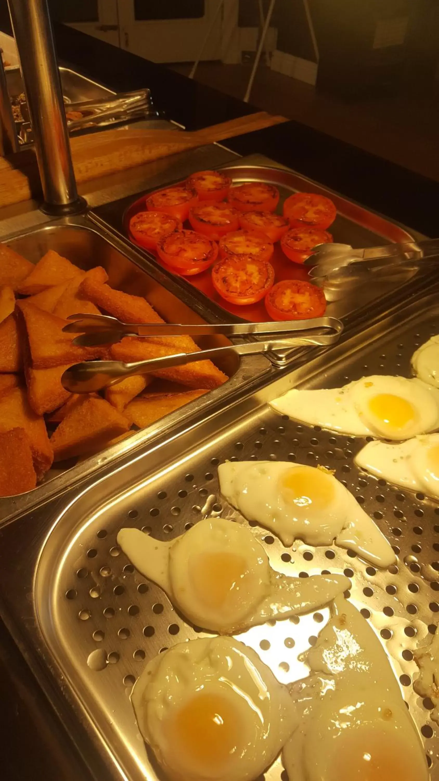 Buffet breakfast, Food in Queens Plaza Hotel