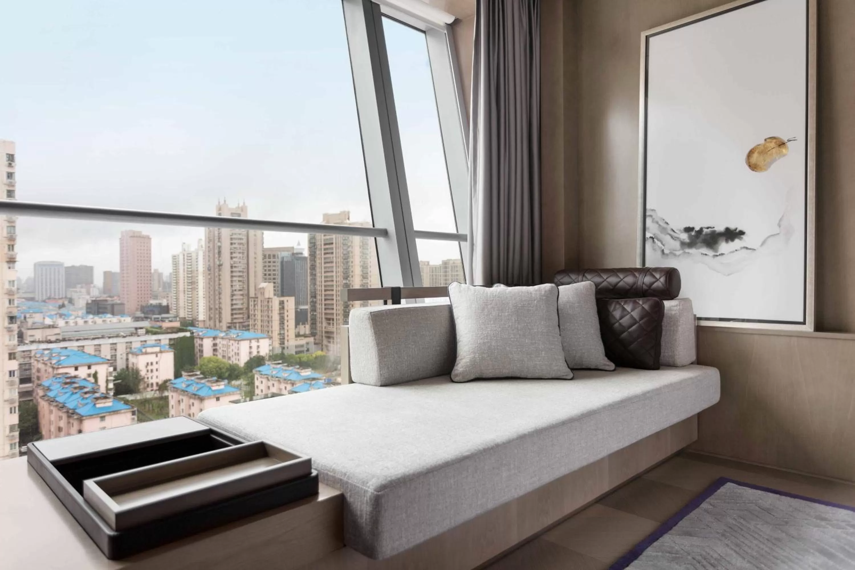 Photo of the whole room, Bed in JW Marriott Marquis Hotel Shanghai Pudong