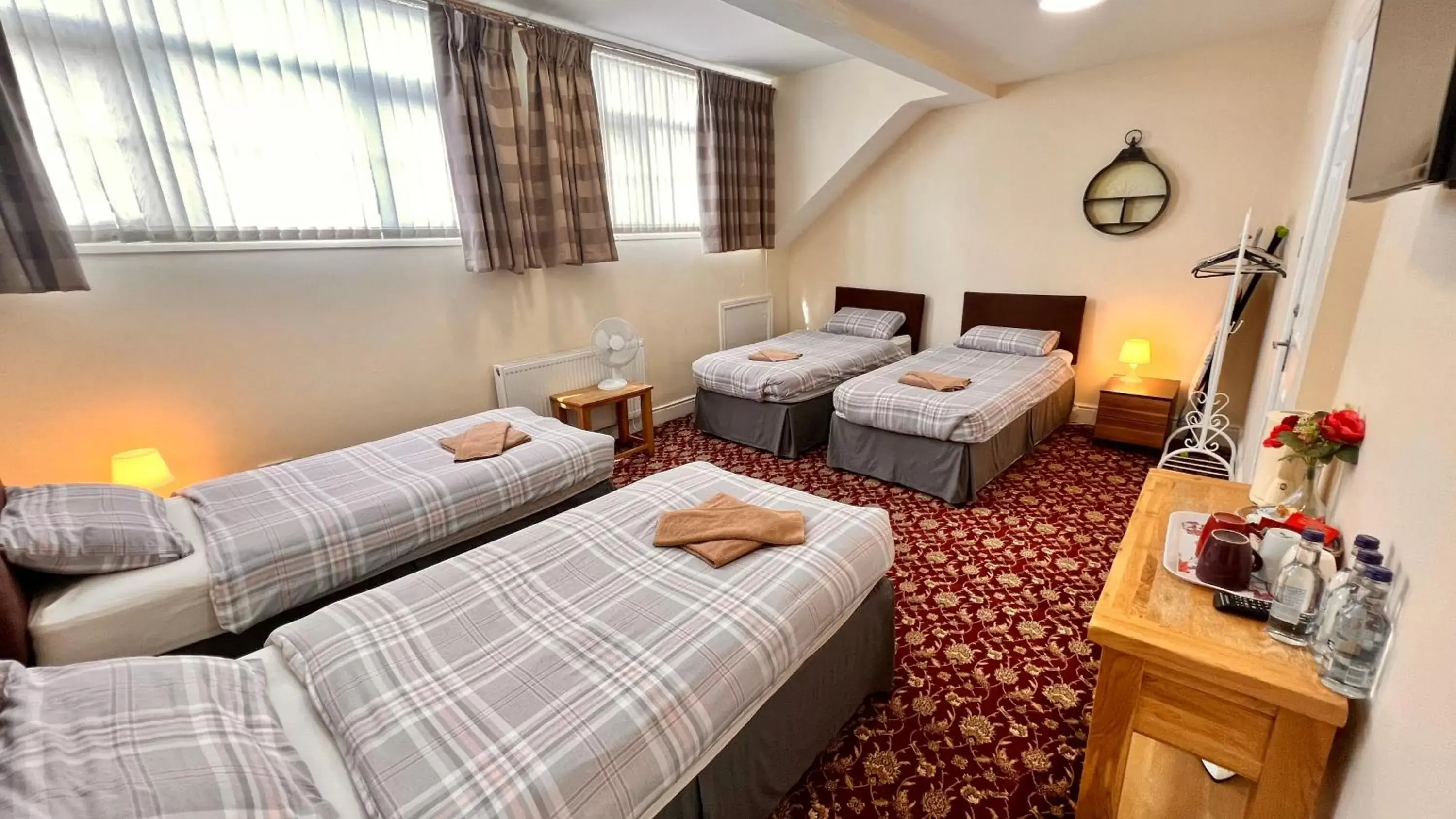 Photo of the whole room, Bed in The Cabbage Hall Hotel