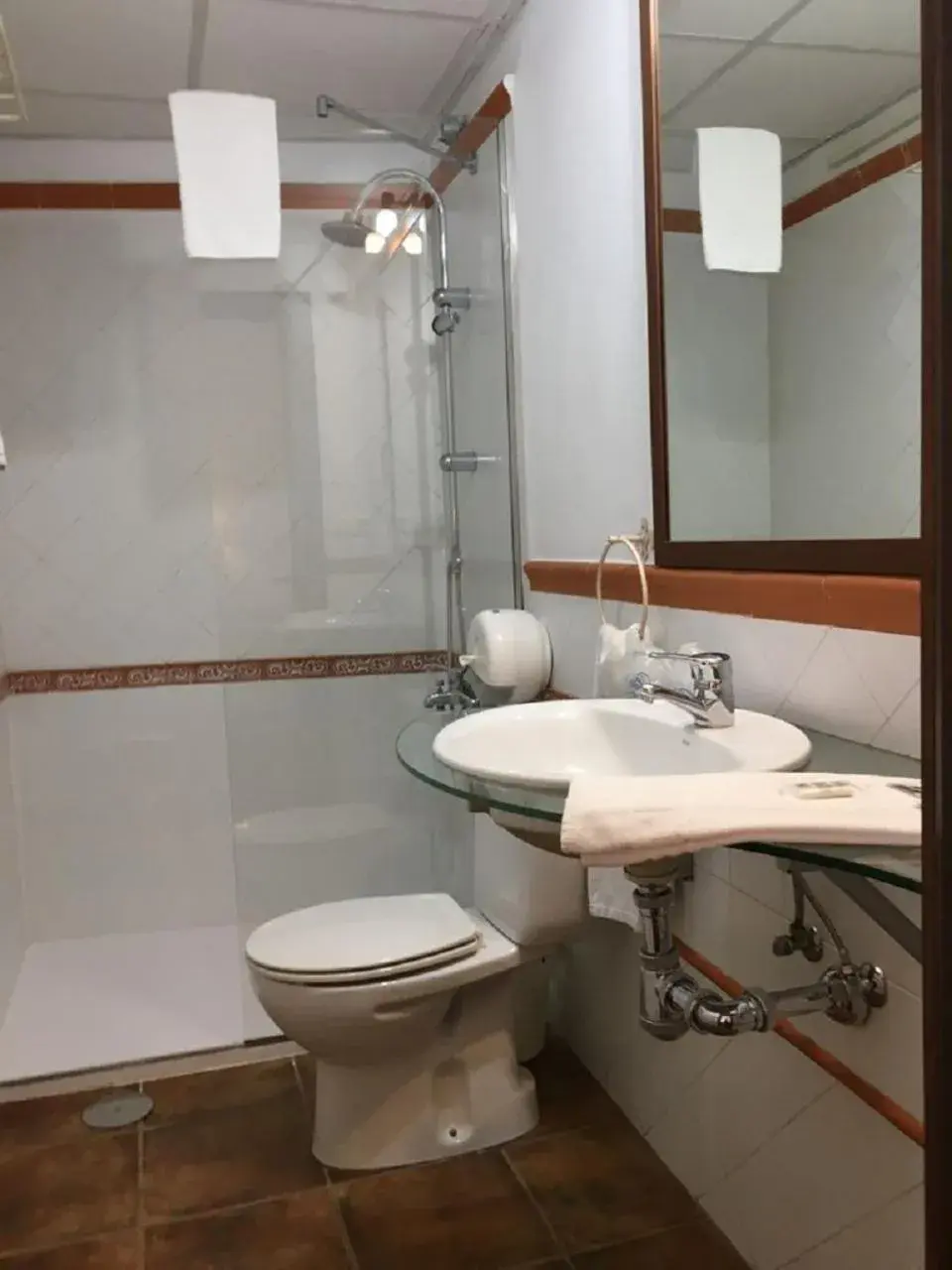 Shower, Bathroom in Casa de los Naranjos