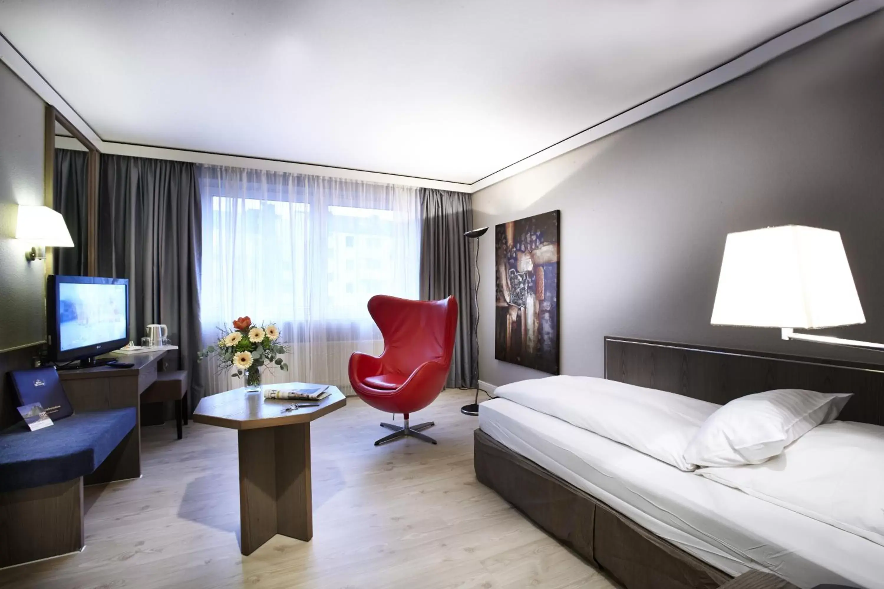 Photo of the whole room in Hotel Düsseldorf City by Tulip Inn