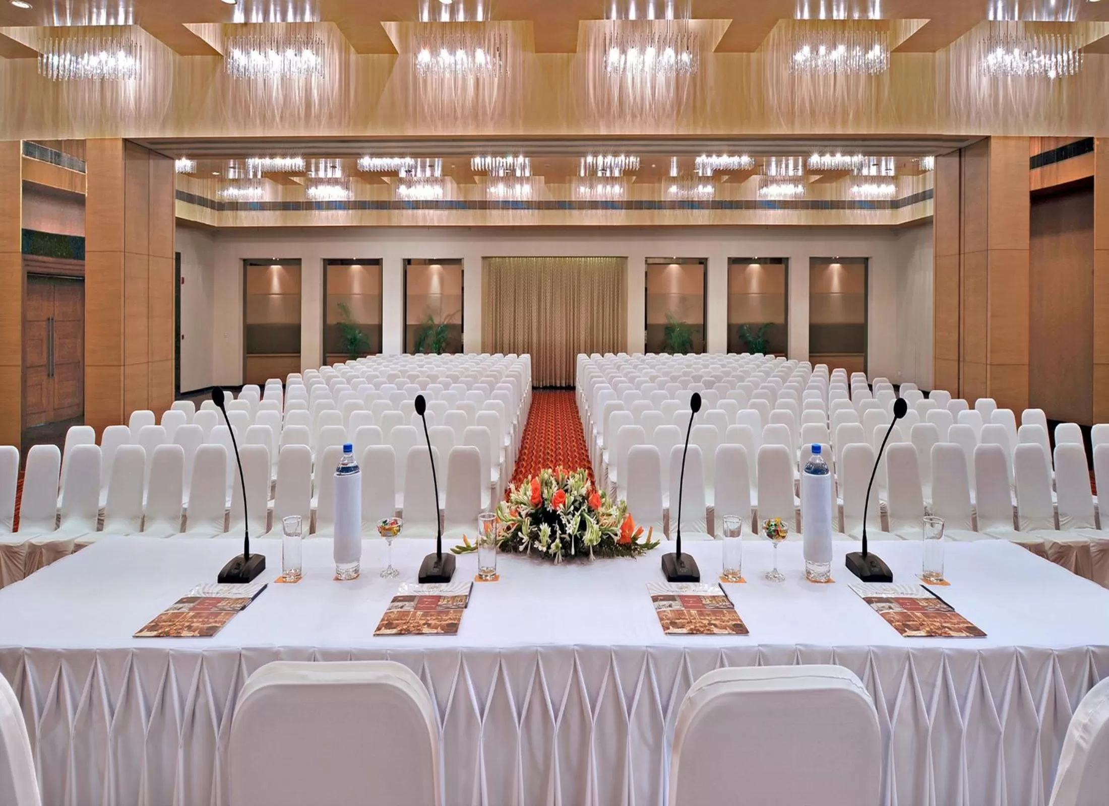 Banquet/Function facilities in Hometel Chandigarh