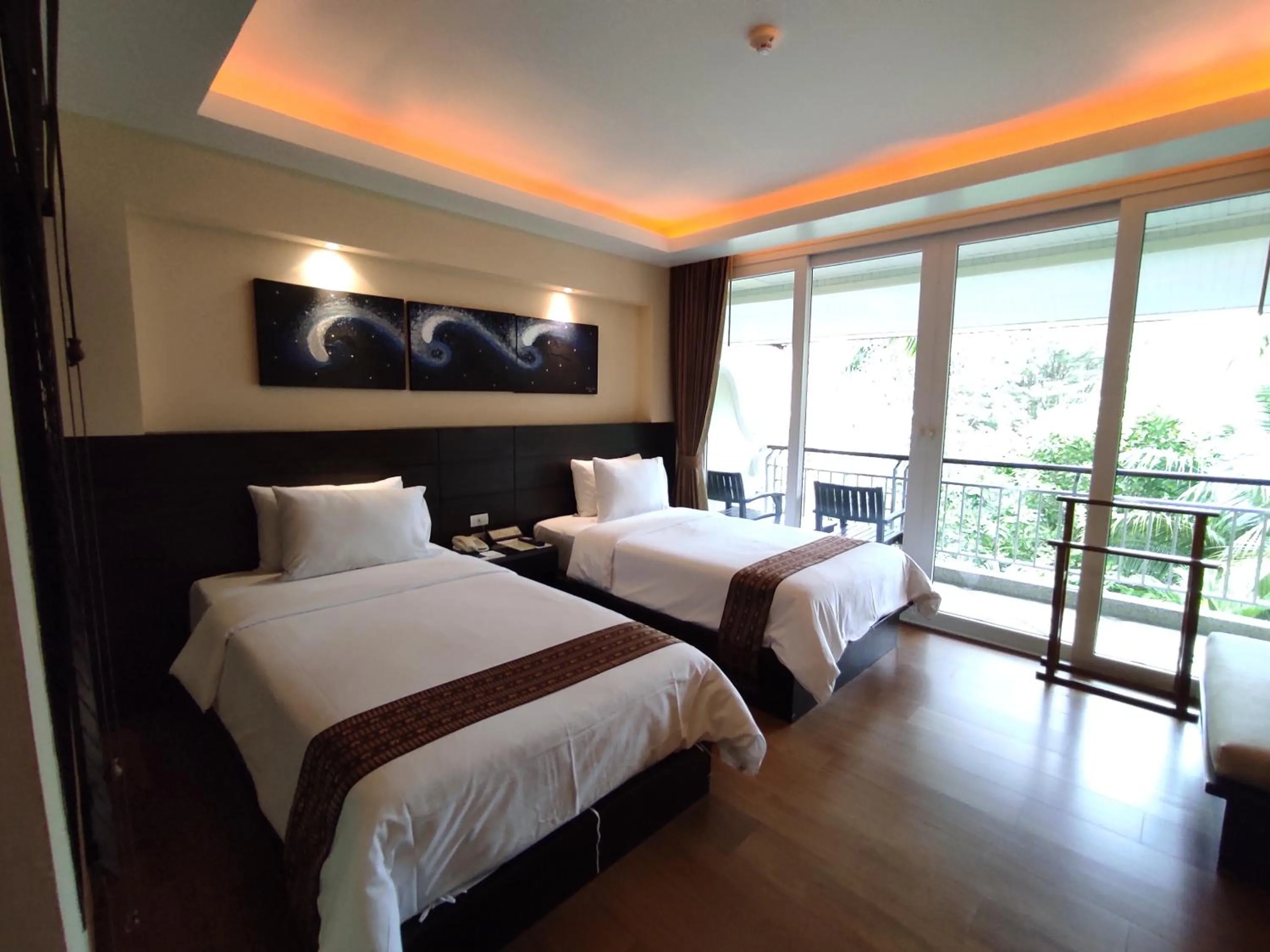 Bedroom, Bed in R-Mar Resort and Spa Patong, Phuket