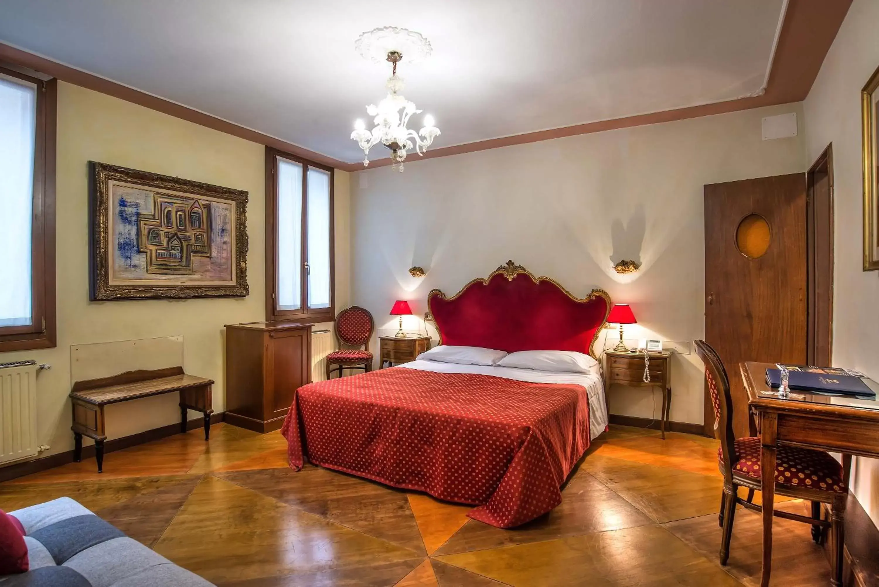 Bedroom, Bed in Hotel La Fenice et Des Artistes