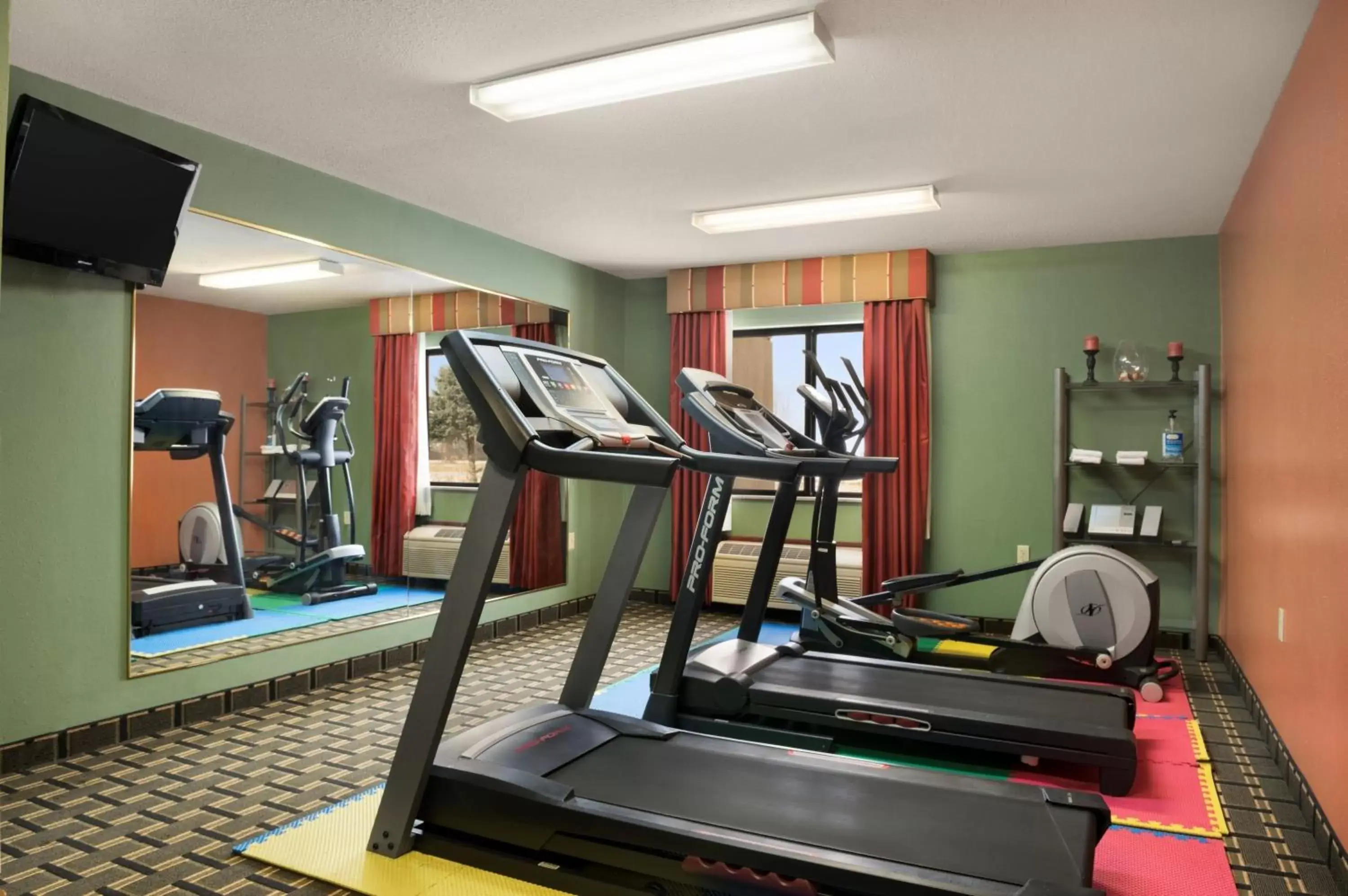 Fitness centre/facilities, Fitness Center/Facilities in Baymont by Wyndham Springfield IL